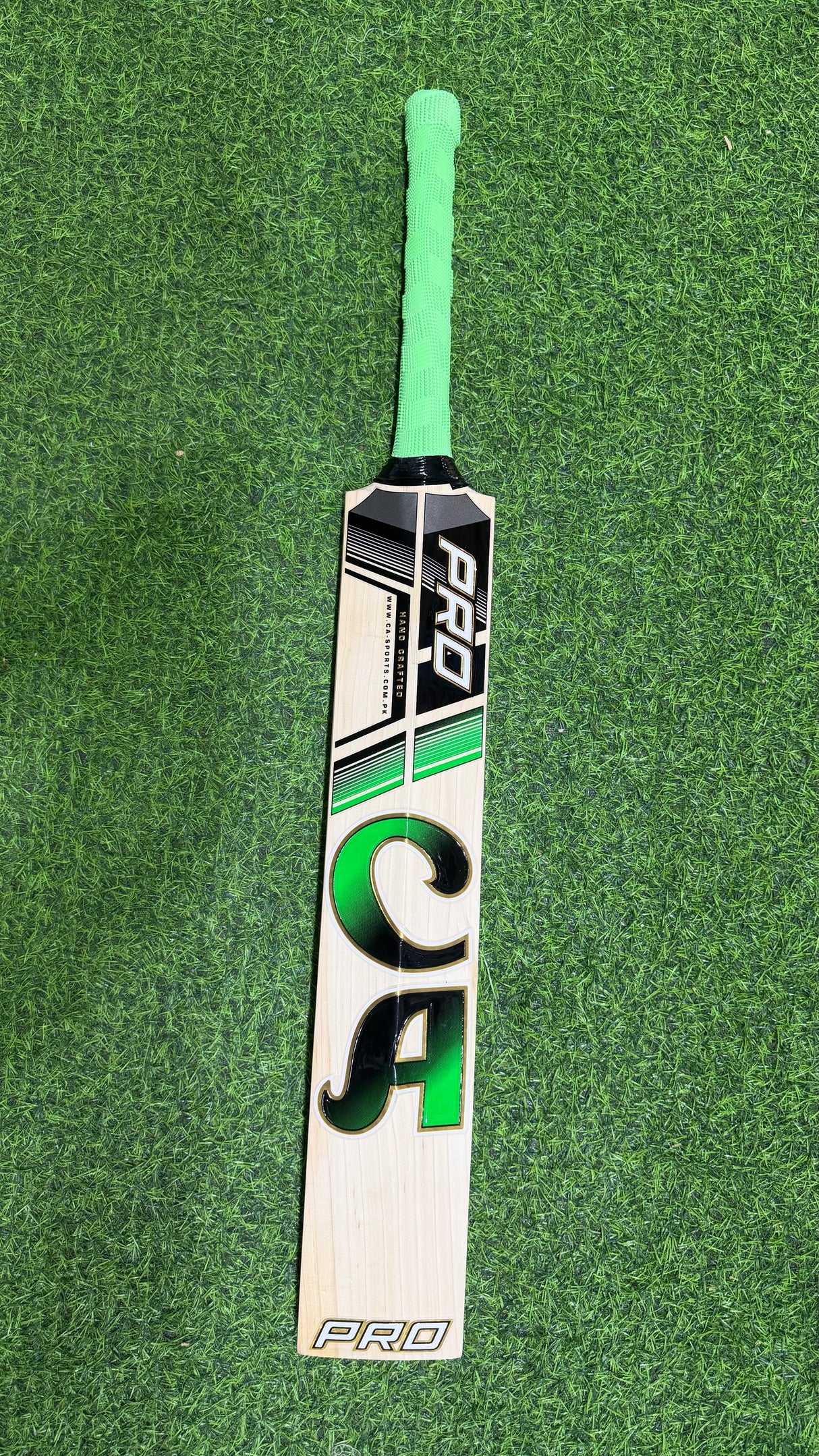 CA PRO 15000 Cricket Bat- English Willow-9 Grains-1160g