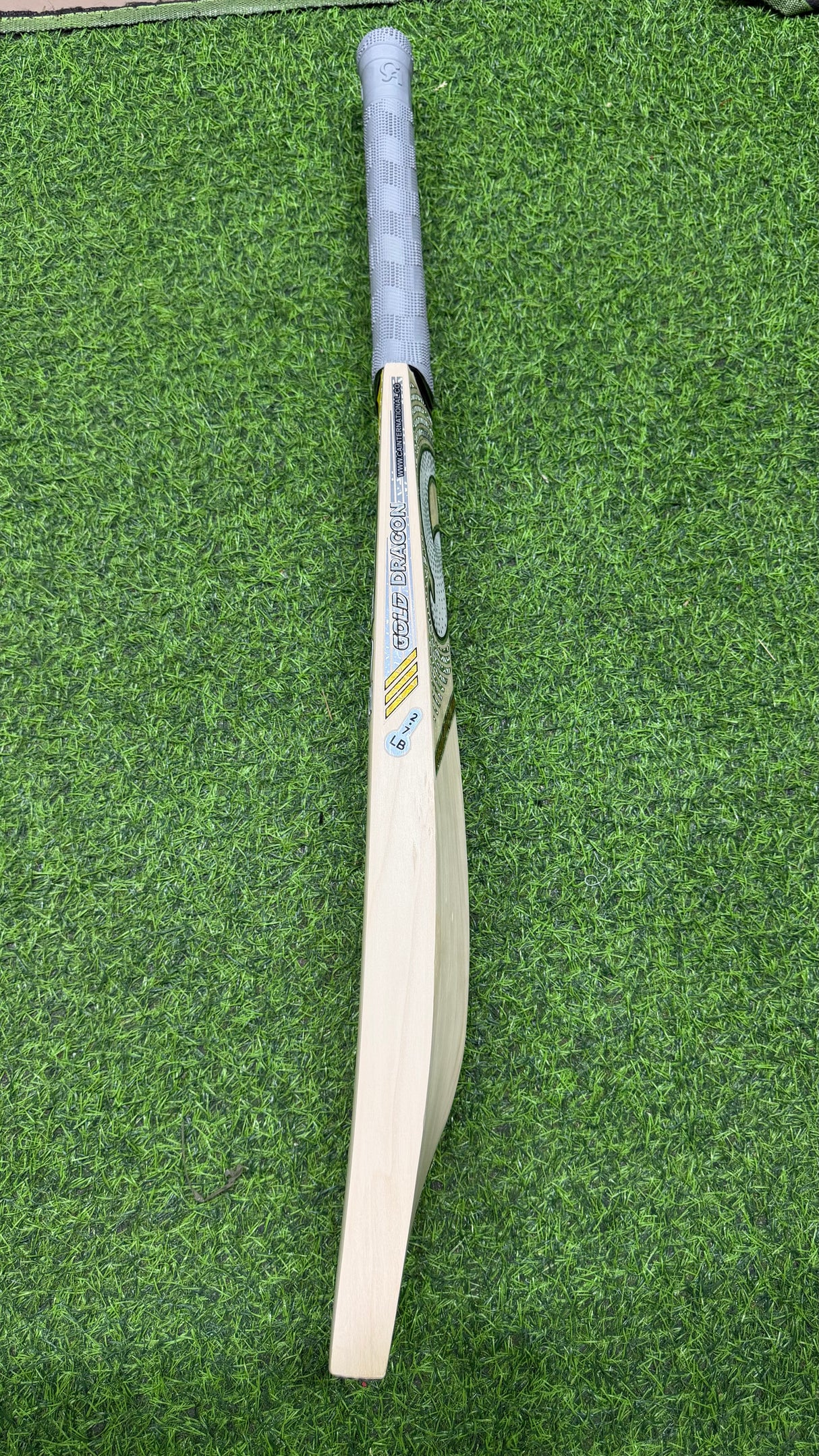 CA GOLD DRAGON English Willow Cricket Bat - 11 Grains-1175g