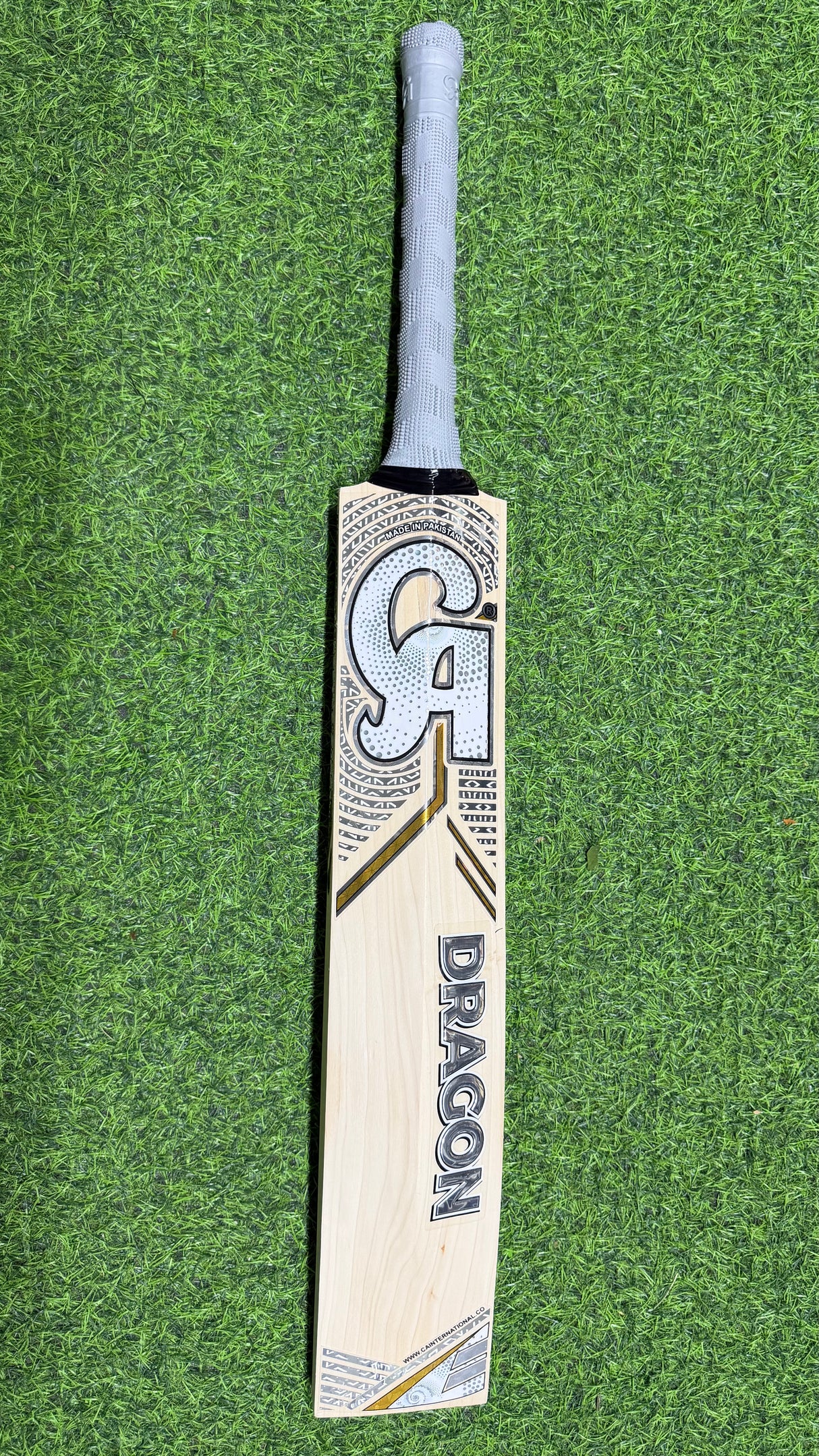 CA GOLD DRAGON English Willow Cricket Bat - 11 Grains-1175g