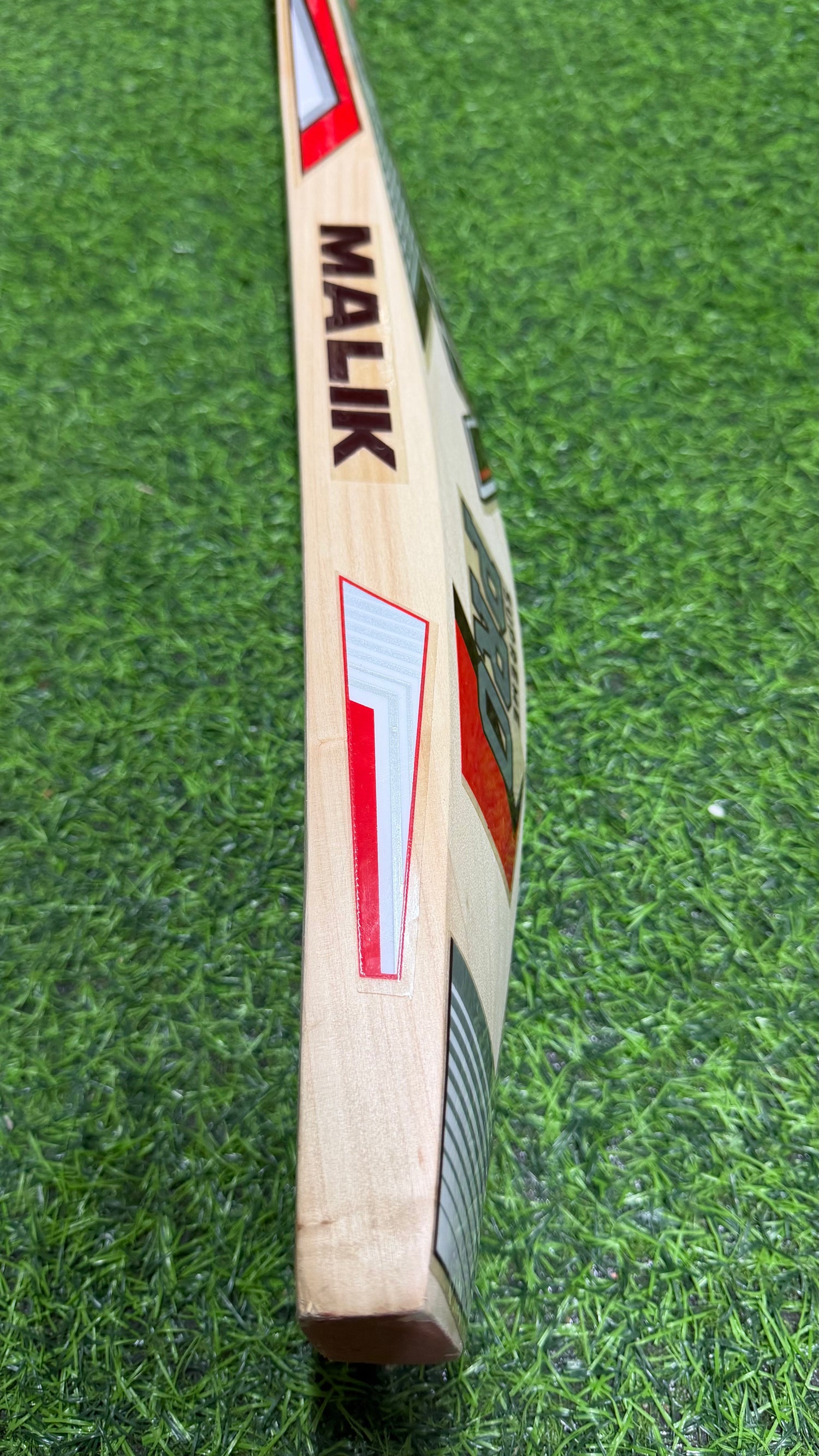MB MALIK SUPREME PRO ENGLISH WILLOW CRICKET BAT-1178g-9 GRAINS