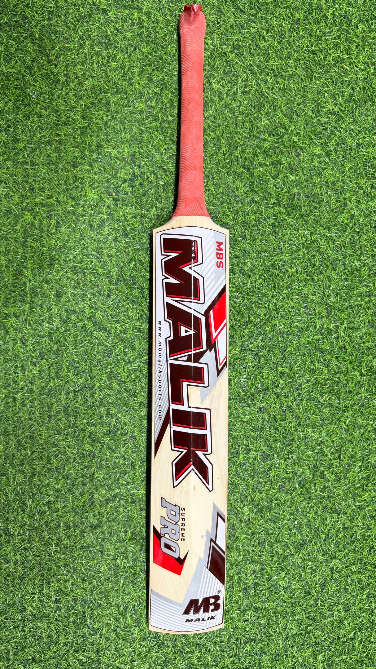 MB MALIK SUPREME PRO ENGLISH WILLOW CRICKET BAT-1178g-9 GRAINS