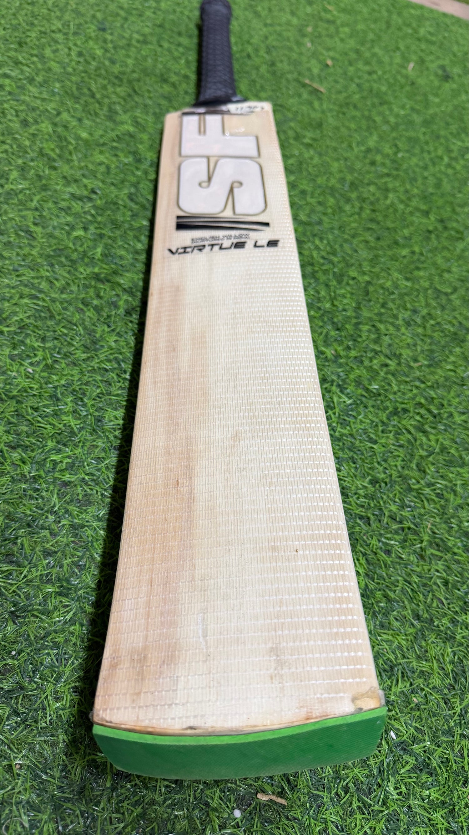 SF VIRTUE LE- English Willow-Nurtured in India-Cricket Bat -1190g