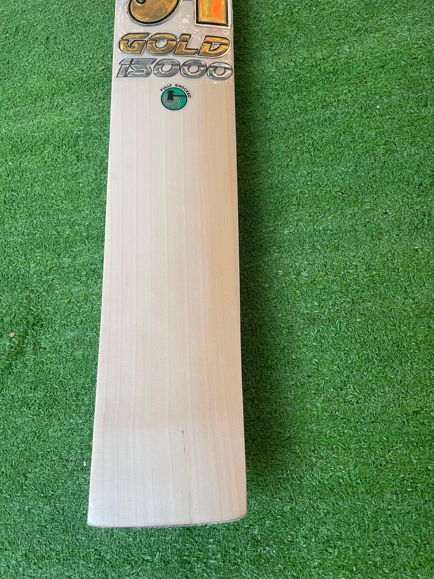 CA Gold 15000 Cricket Bat- English Willow-8 Grains-1205g