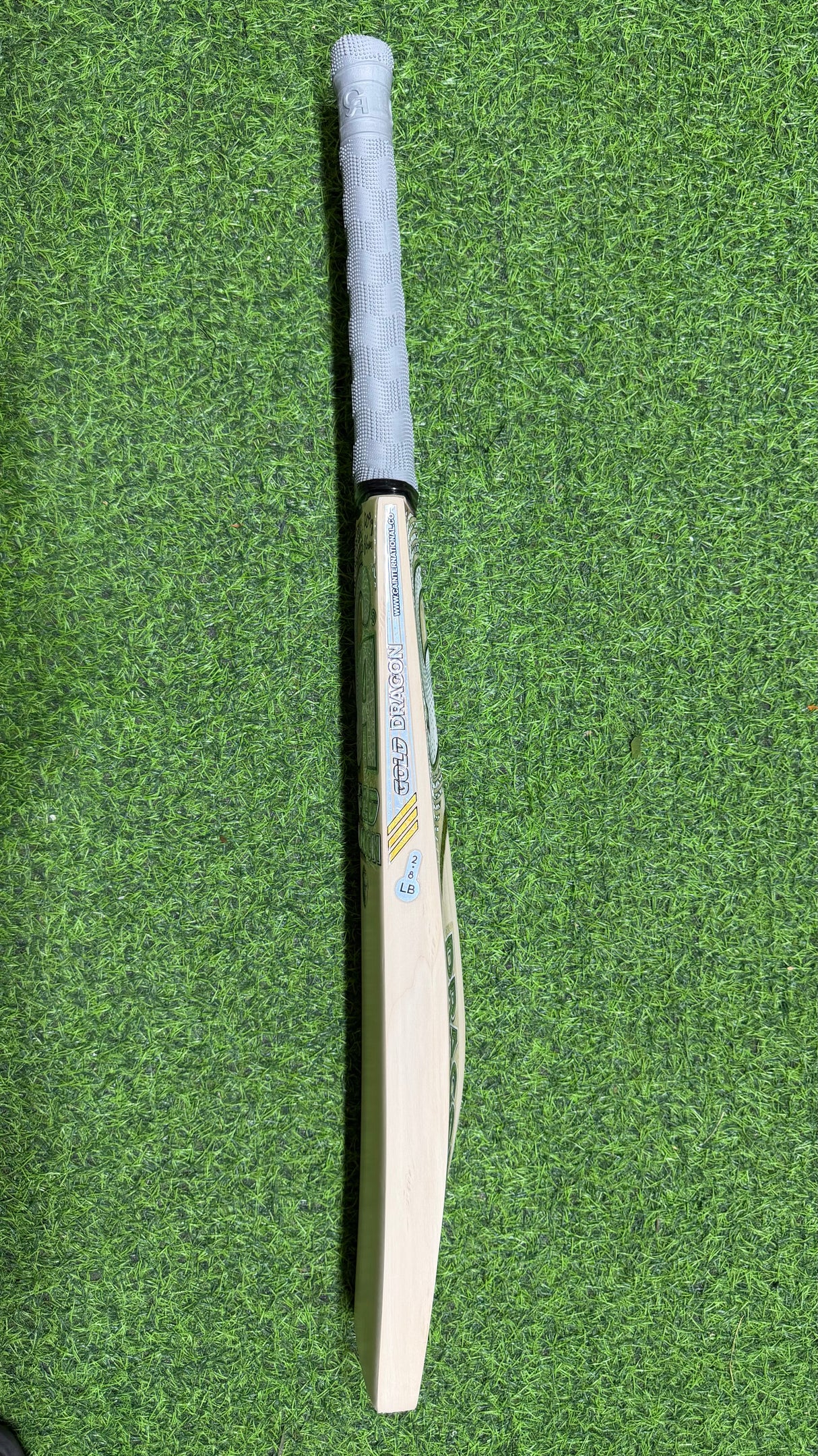 CA GOLD DRAGON English Willow Cricket Bat - 8 Grains-1209g