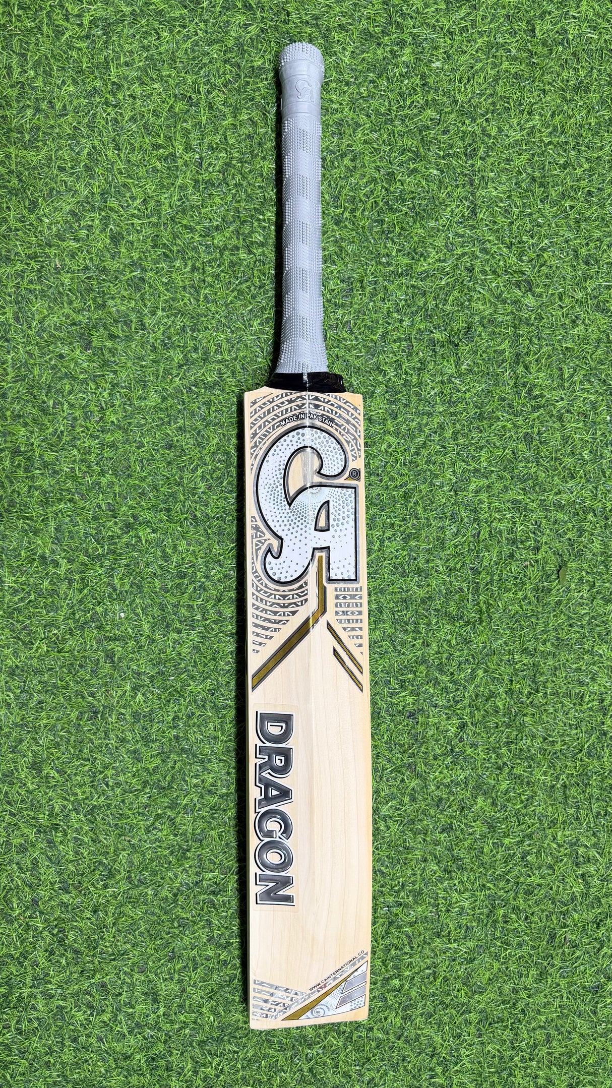 CA GOLD DRAGON English Willow Cricket Bat - 8 Grains-1209g