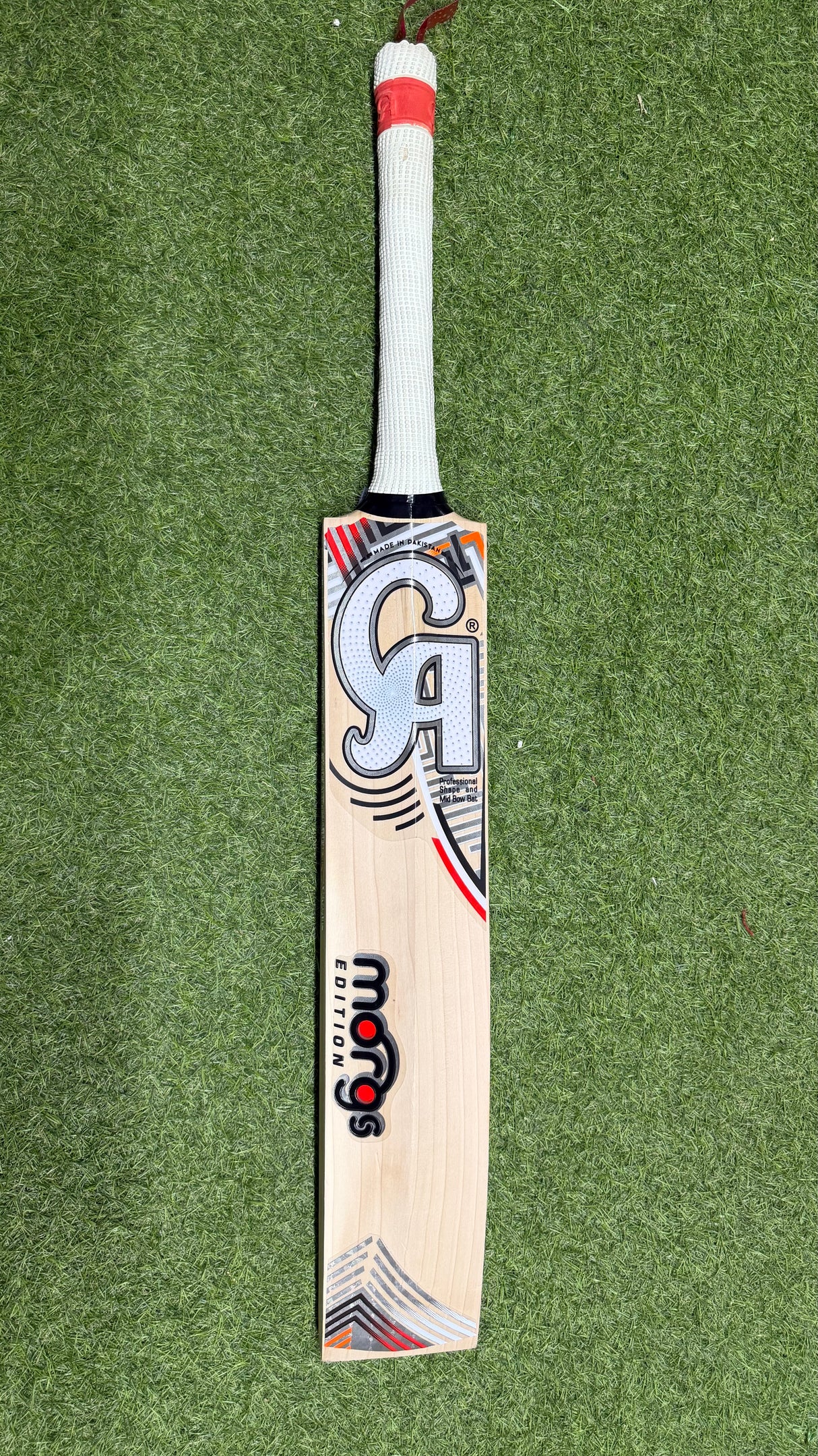 CA Plus 20K Eoin Morgan English Willow Cricket Bat -1215g-9 Grains