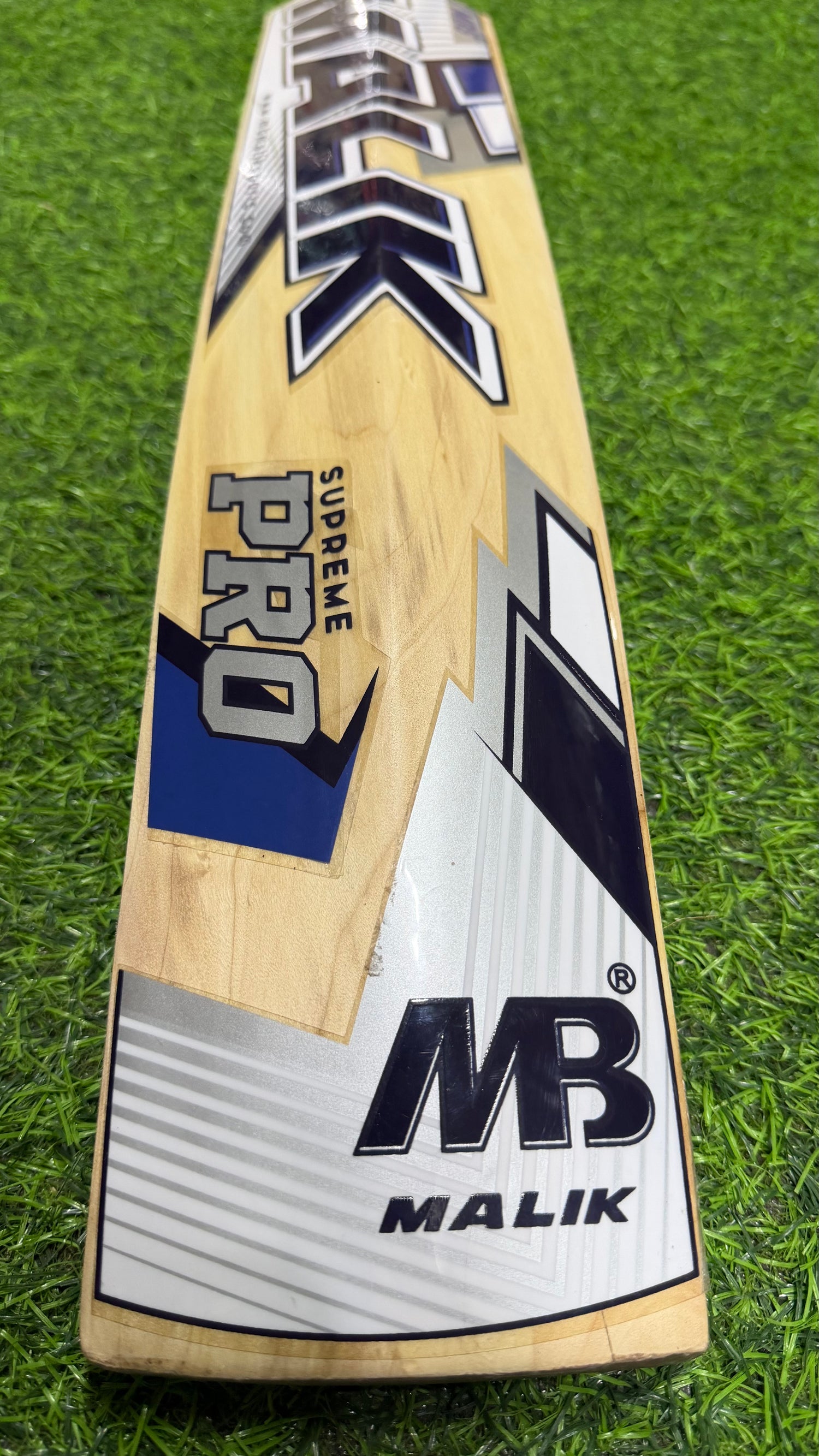 MB MALIK SUPREME PRO ENGLISH WILLOW CRICKET BAT-1231g-8 GRAINS