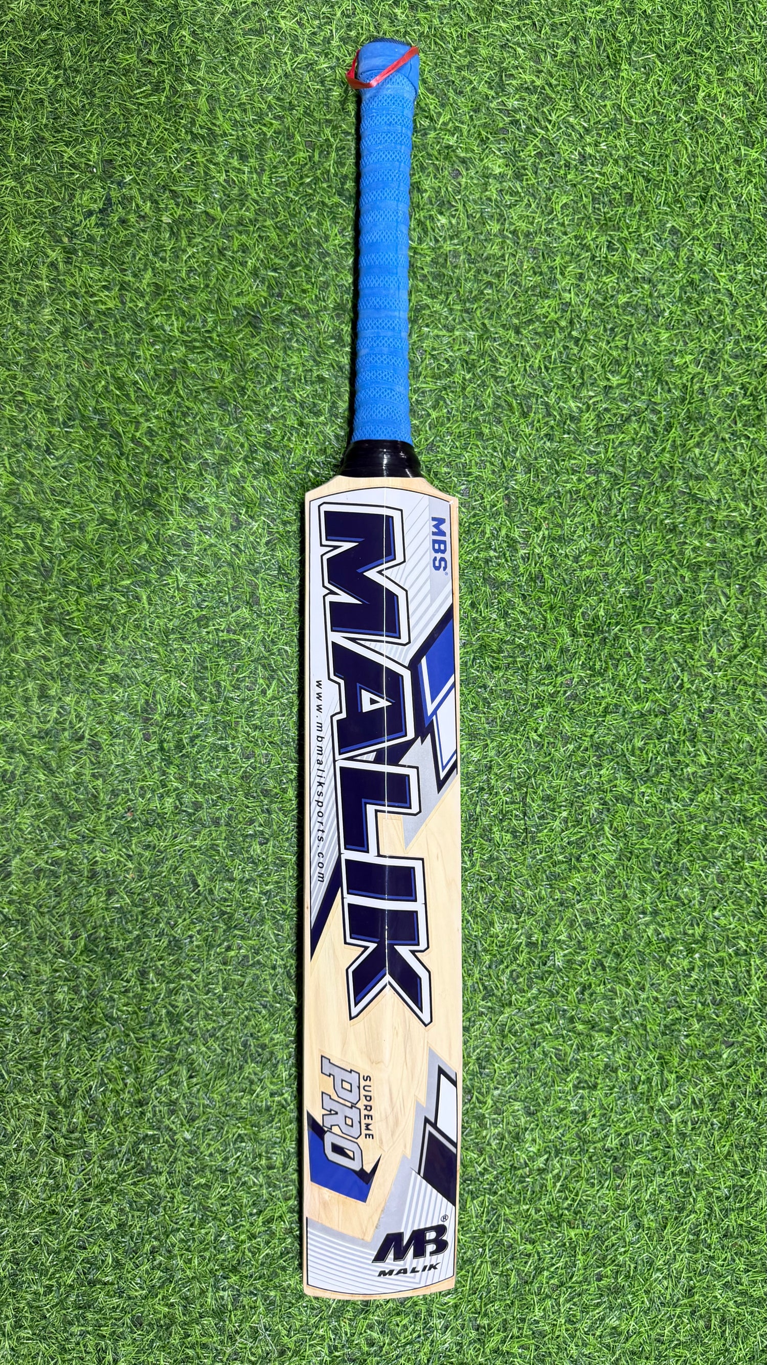 MB MALIK SUPREME PRO ENGLISH WILLOW CRICKET BAT-1231g-8 GRAINS