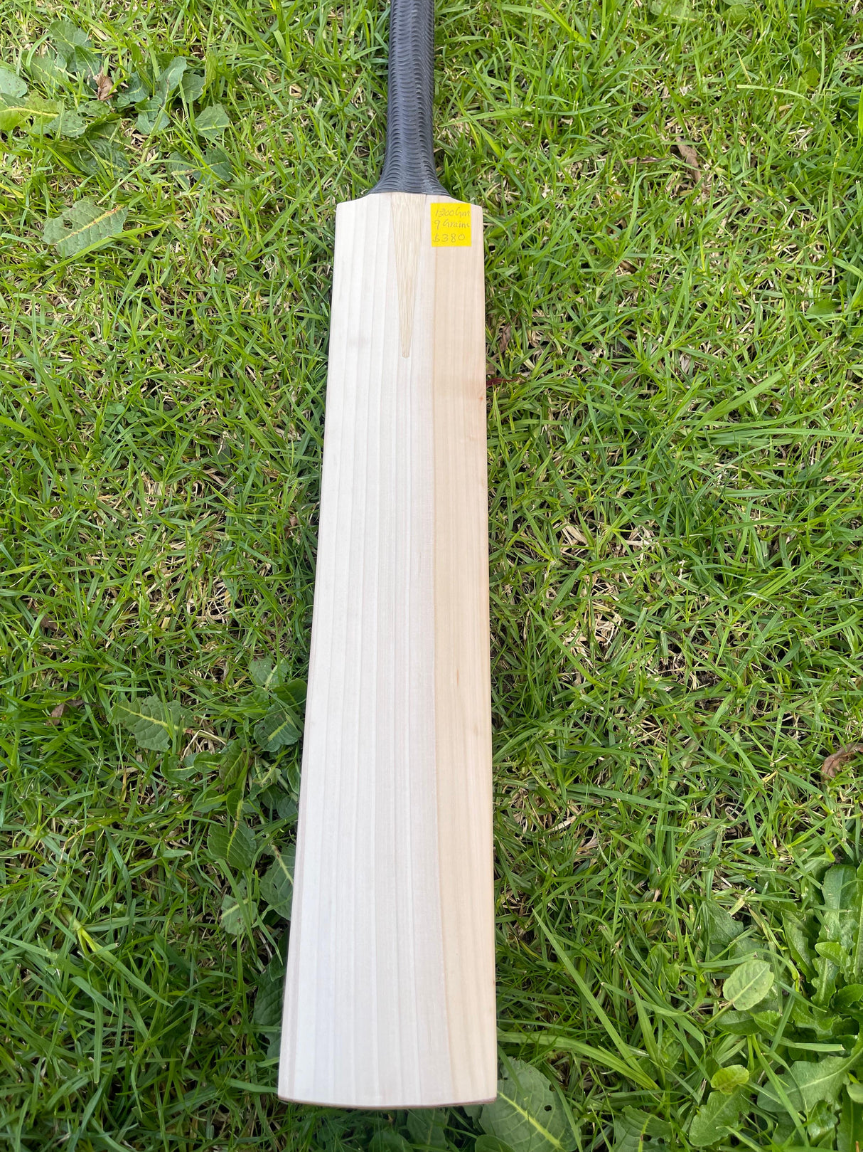 English Willow Cricket Bat - Non Branded | 1200g 09 Grains
