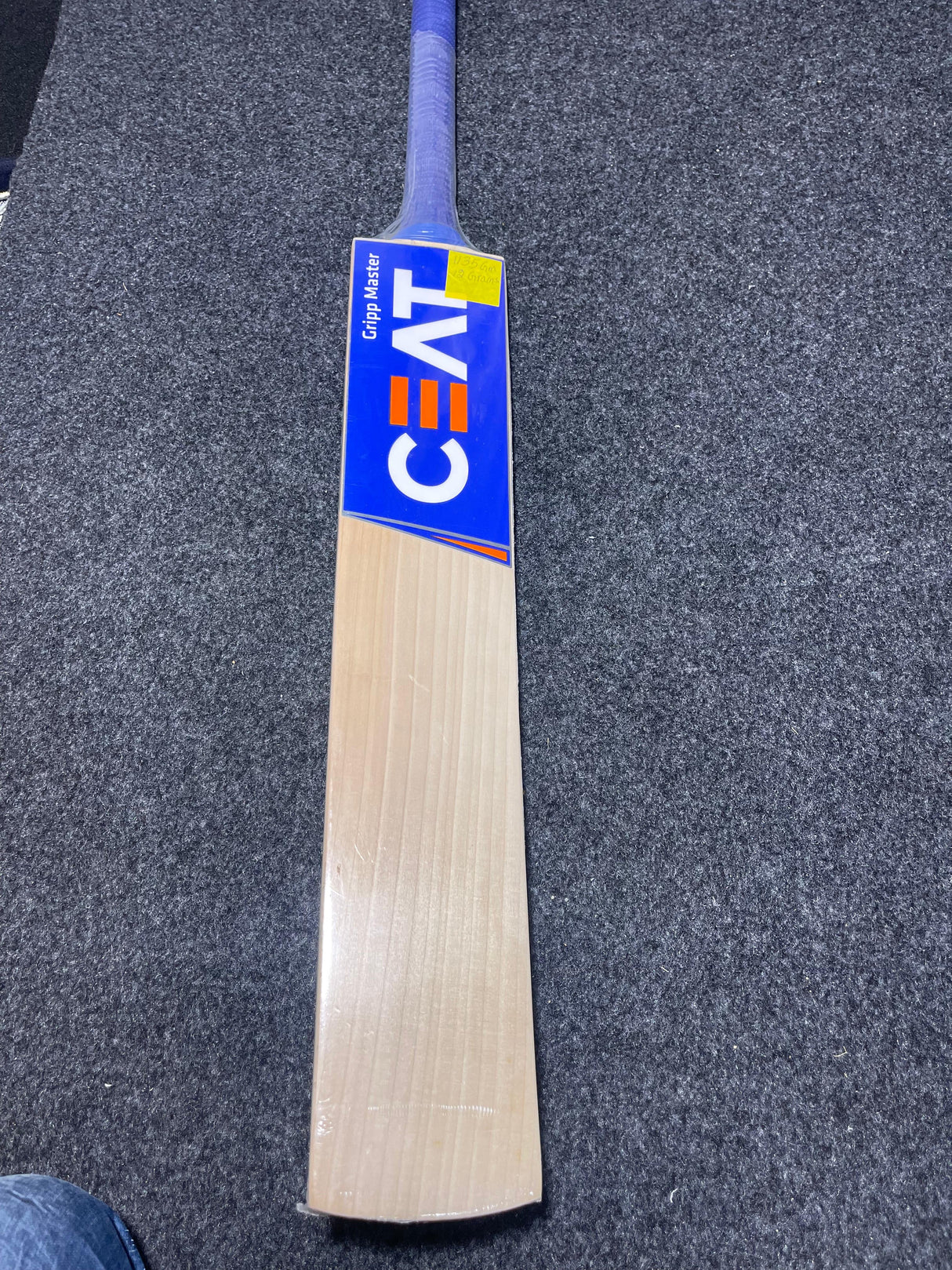 CEAT Gripp Master English Willow Cricket Bat - 1135g | 12 Grains