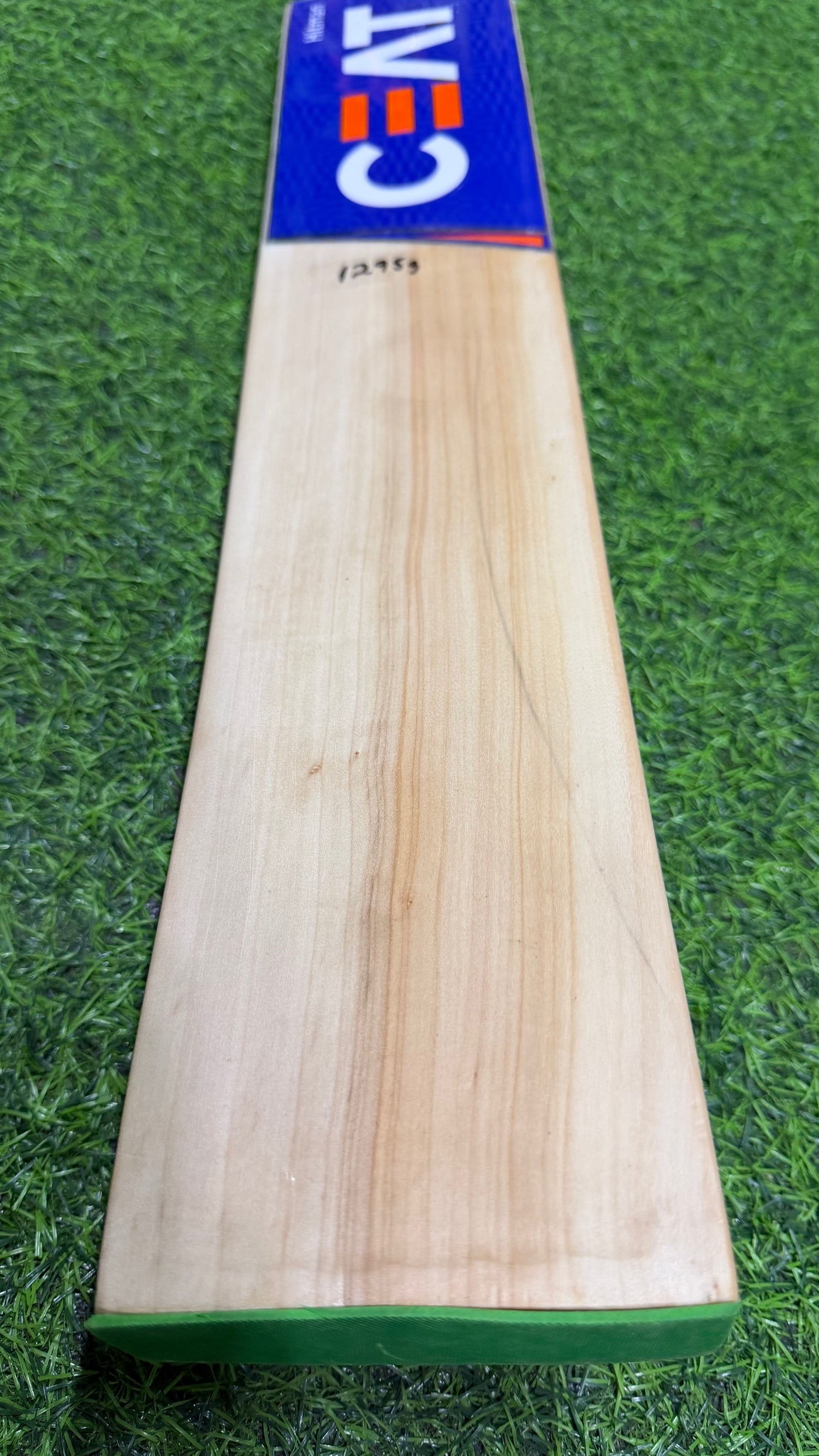 CEAT Hitman - Kashmir Willow Cricket Bat - 1295g