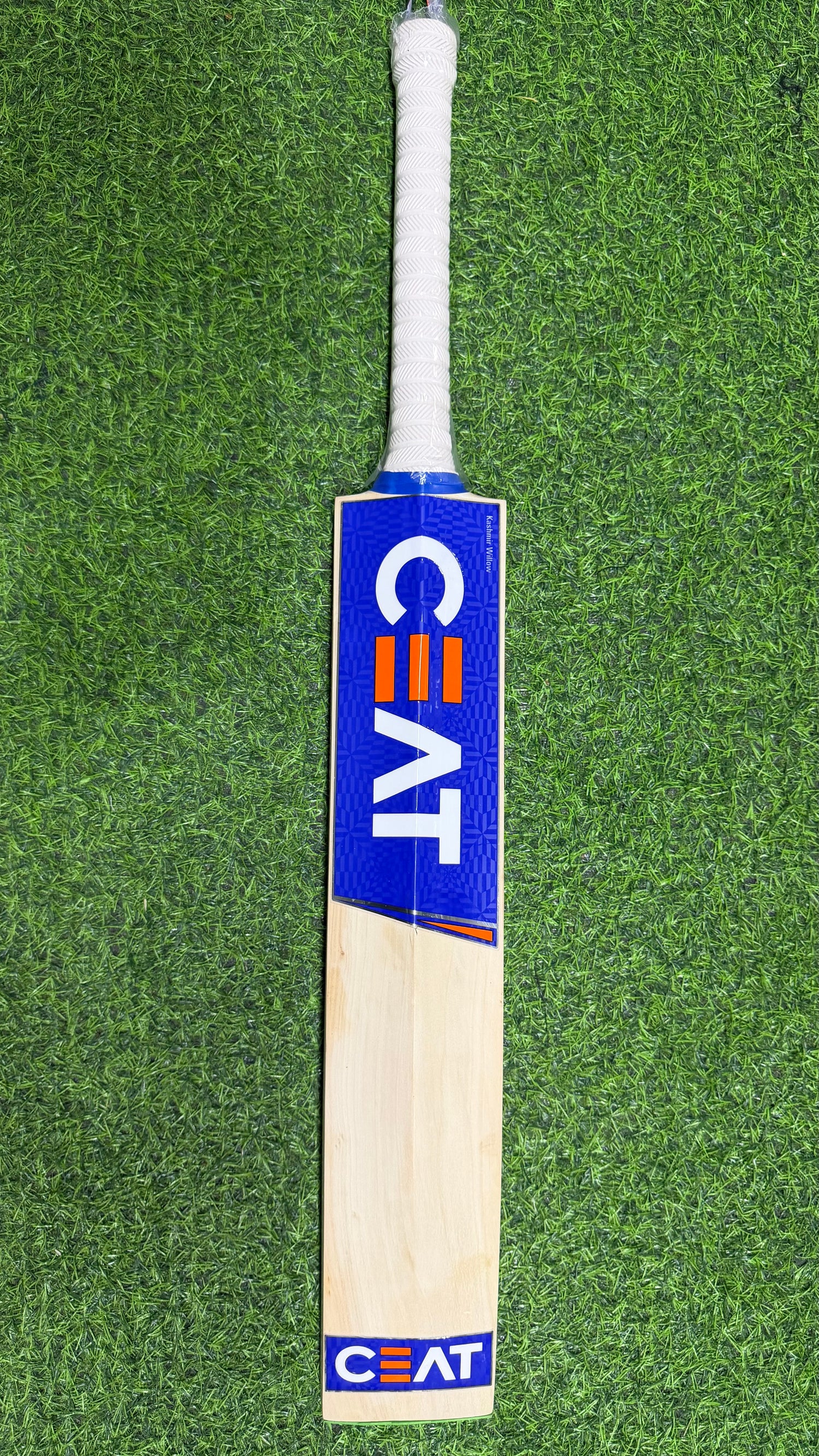 CEAT Hitman - Kashmir Willow Cricket Bat - 1295g