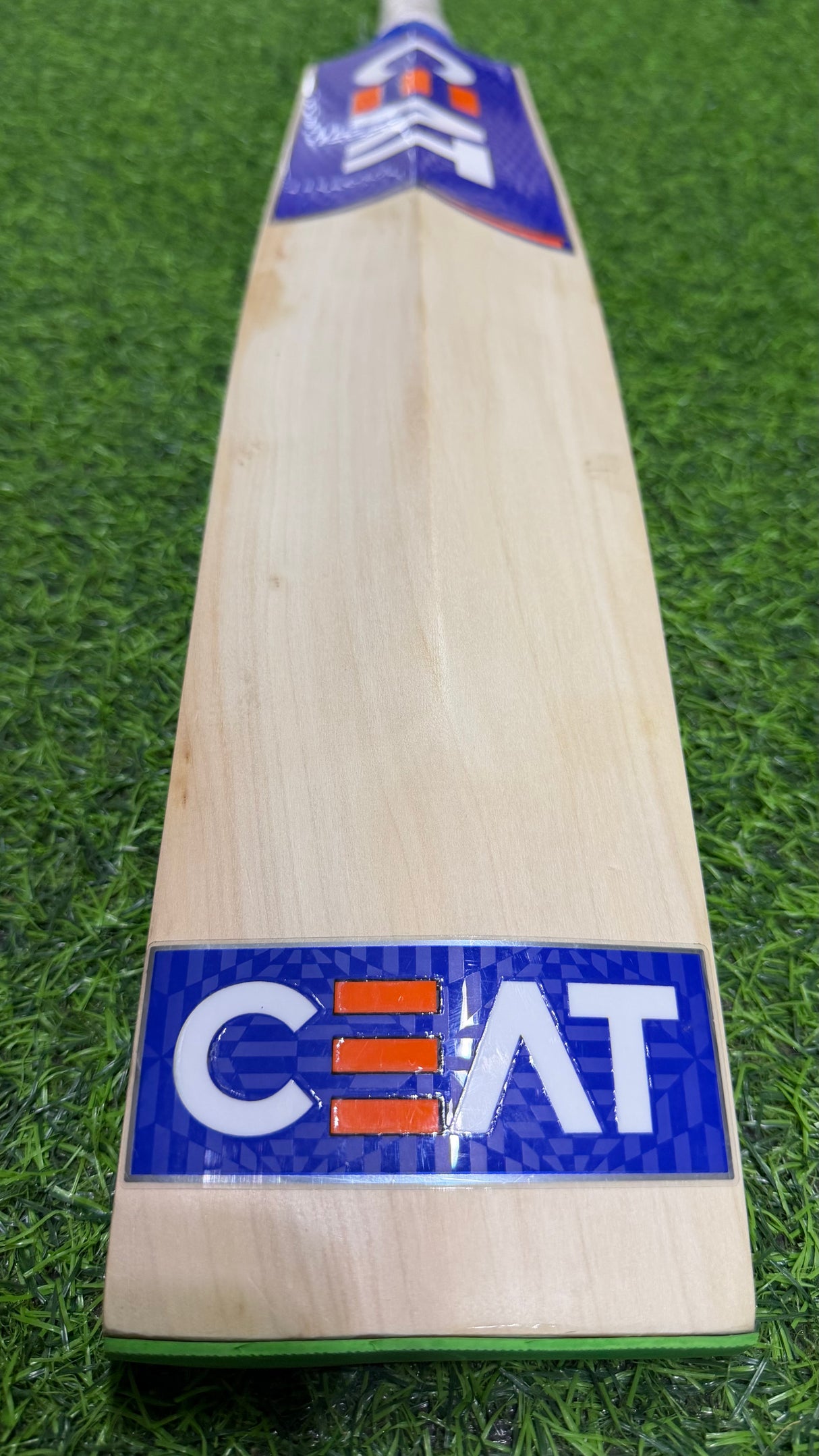 CEAT Hitman - Kashmir Willow Cricket Bat - 1295g