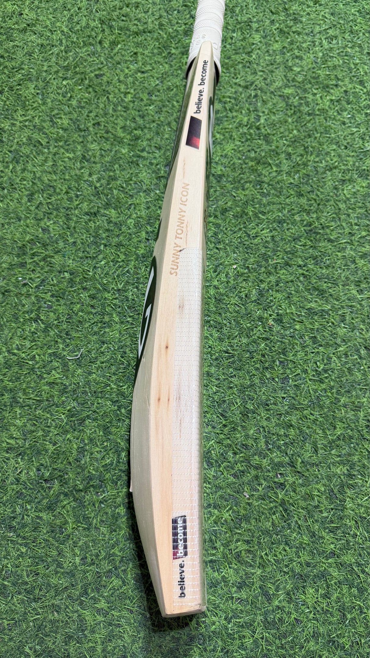 SG Sunny Tonny Icon | English willow Cricket Bat -1240g- 7 Grains