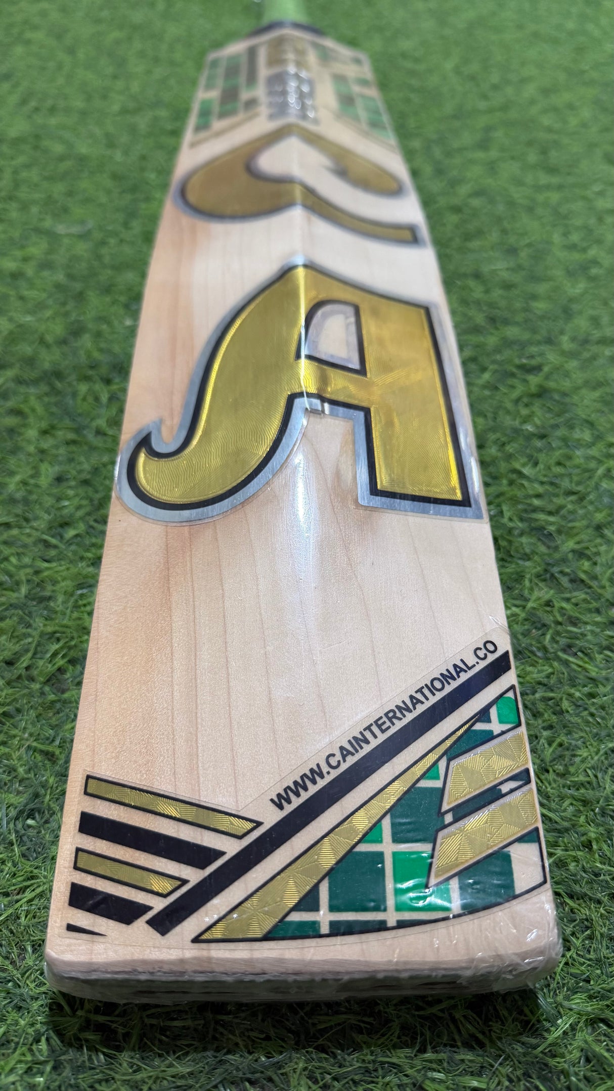 CA Gold 15000 Cricket Bat-Grade 1 English Willow-7 Grains-1215g