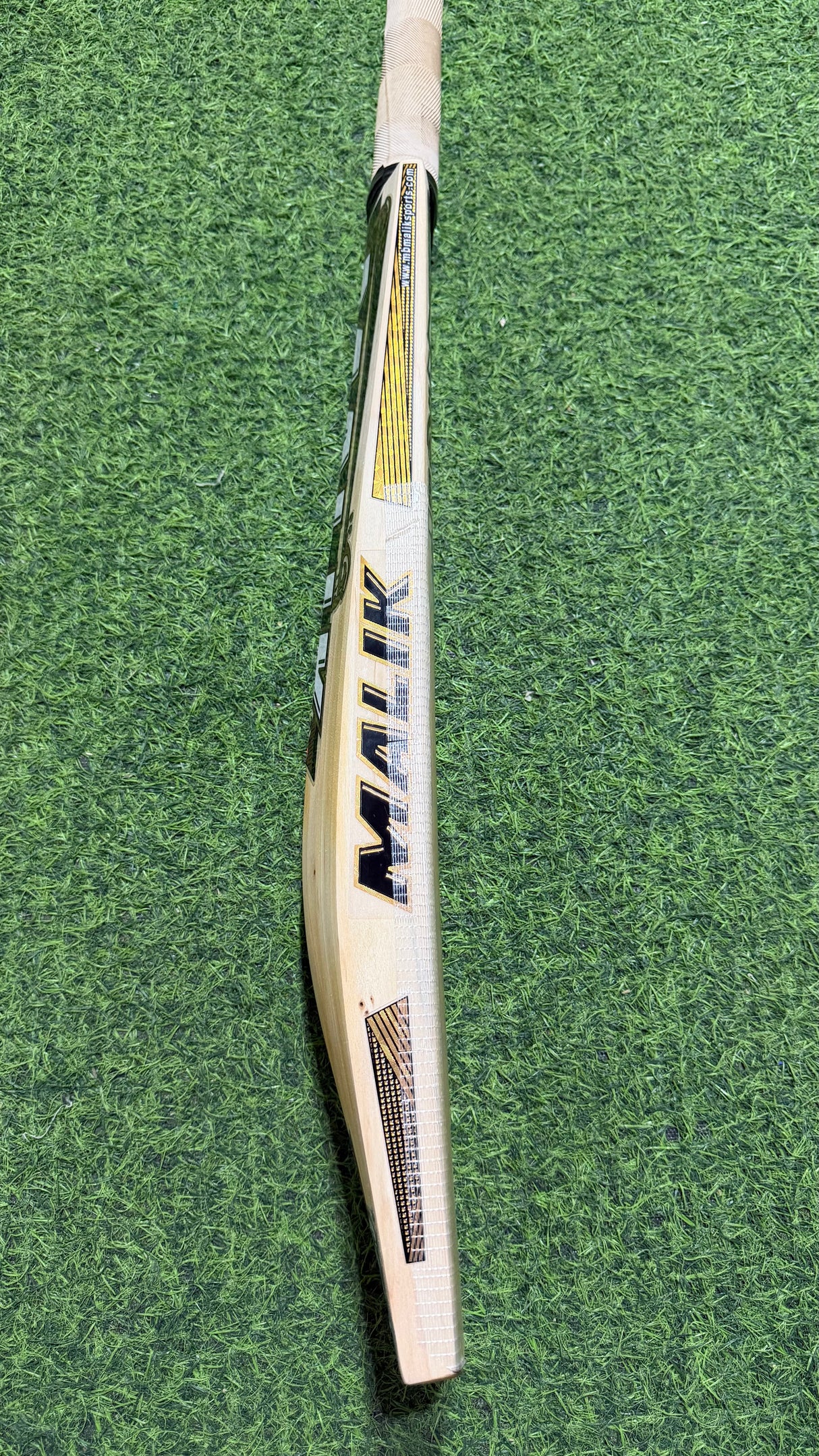 MALIK Gold Platinum-Grade 1 English Willow Cricket Bat-9 Grains -1252 g