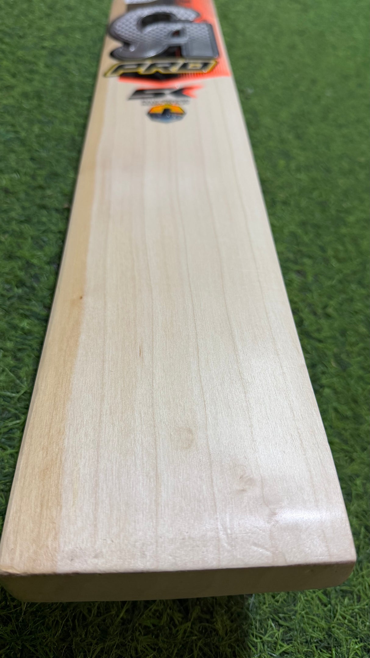 CA PRO 5K English Willow Cricket Bat | 6 Grains 1155 g | 2.7 lb