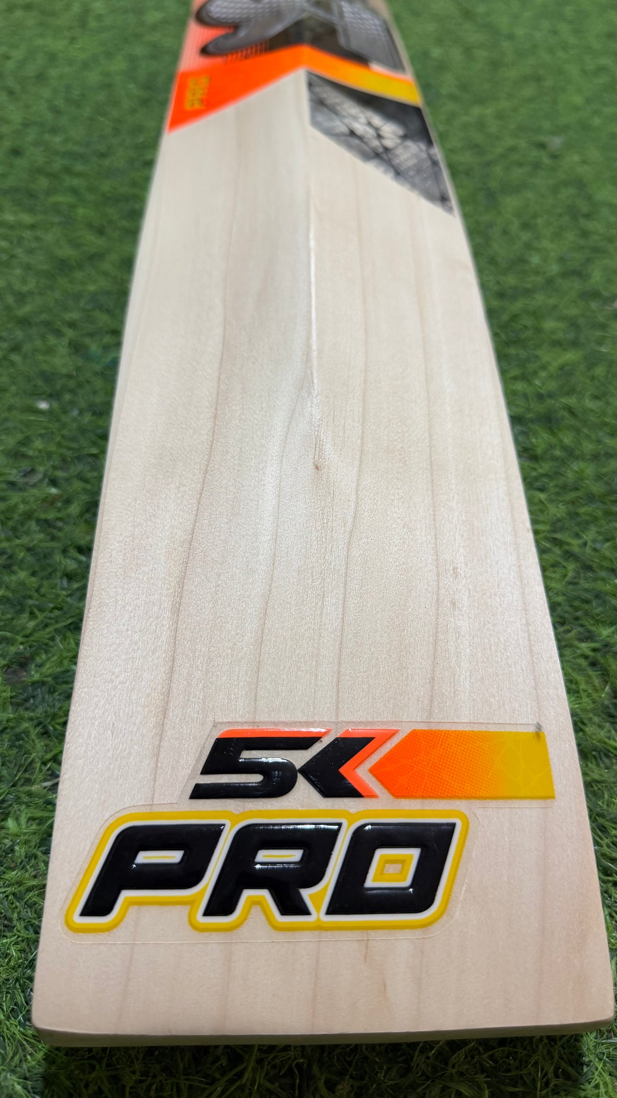 CA PRO 5K English Willow Cricket Bat | 6 Grains 1155 g | 2.7 lb