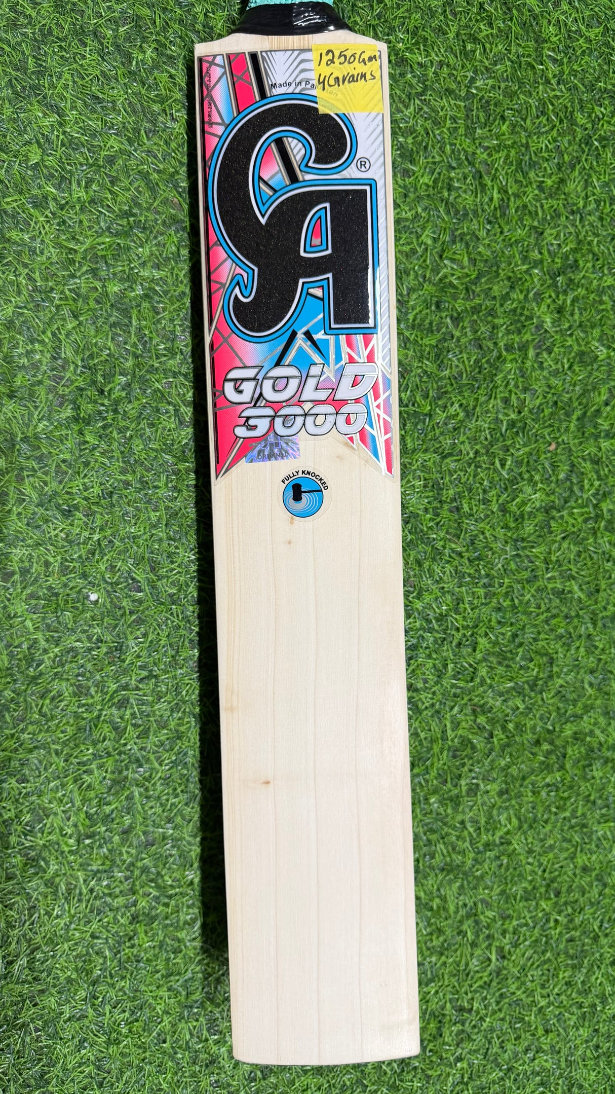 CA Gold 3000 English Willow Cricket Bat - 4Grains 1250g