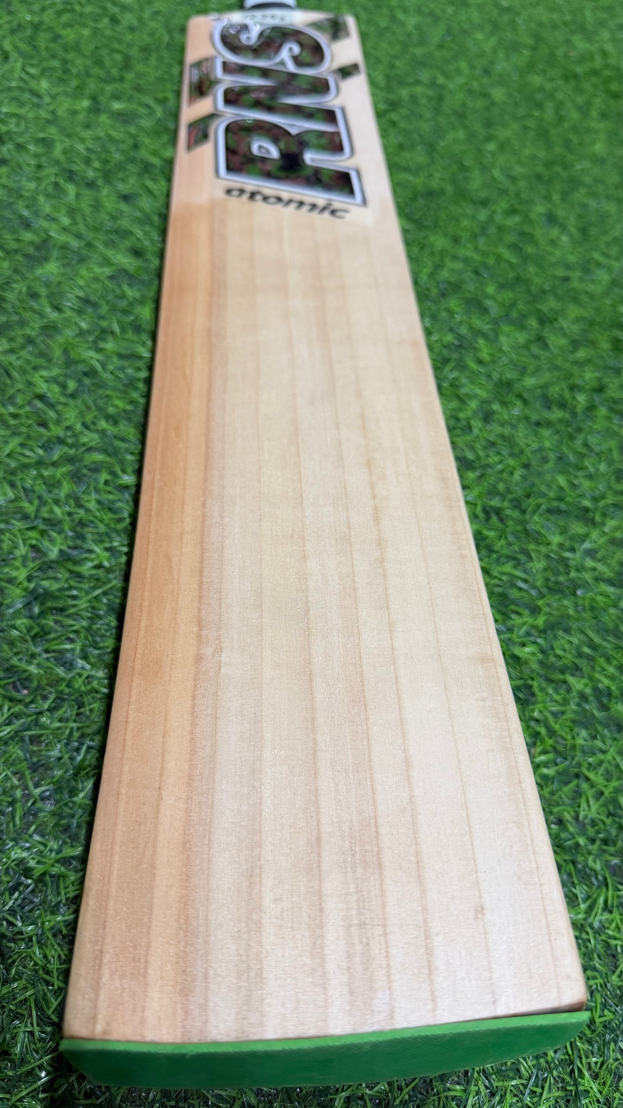 RNS Atomic- English Willow Nurtured Cricket Bat -1235g