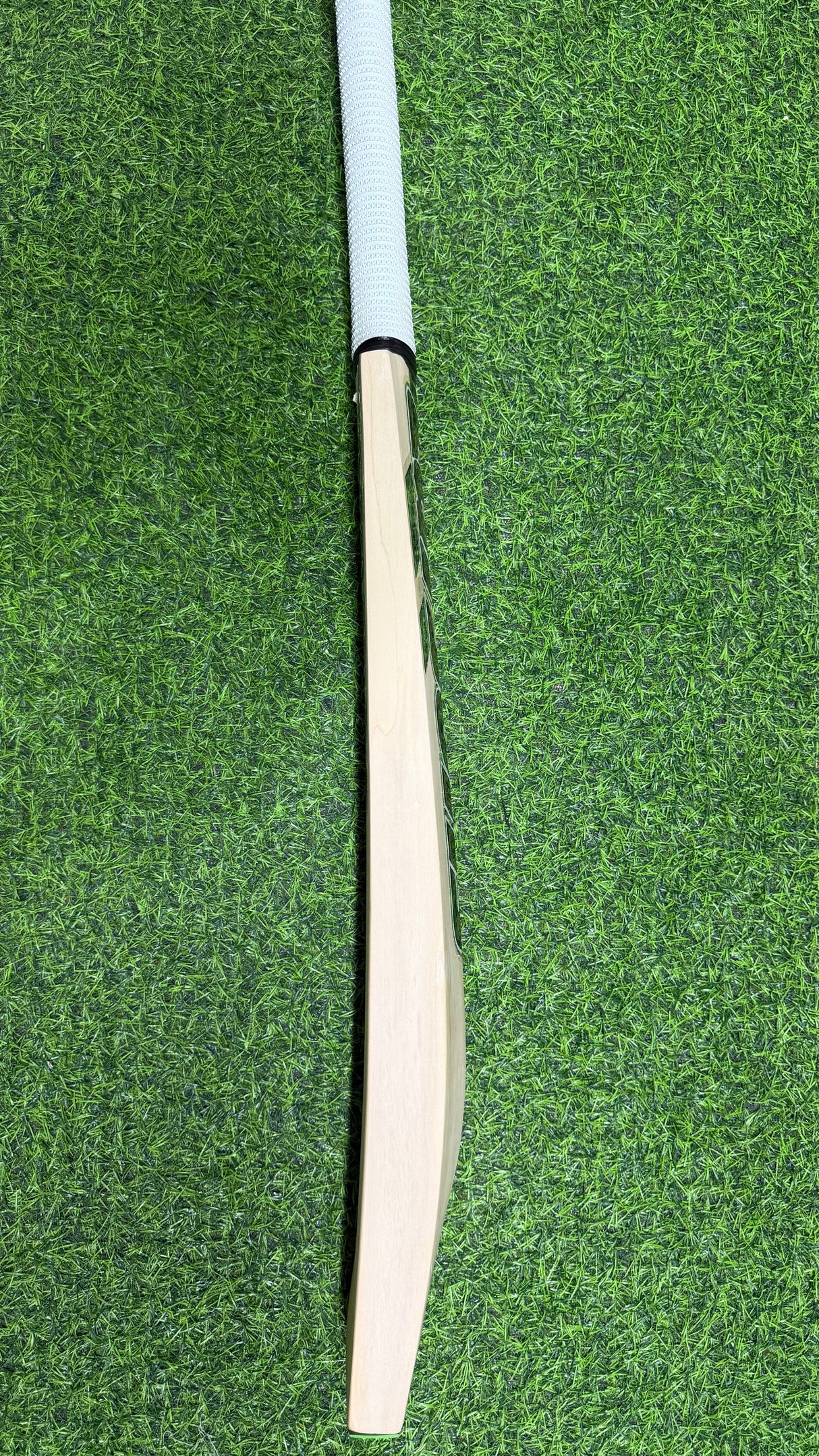 RNS Atomic- English Willow Nurtured Cricket Bat -1235g