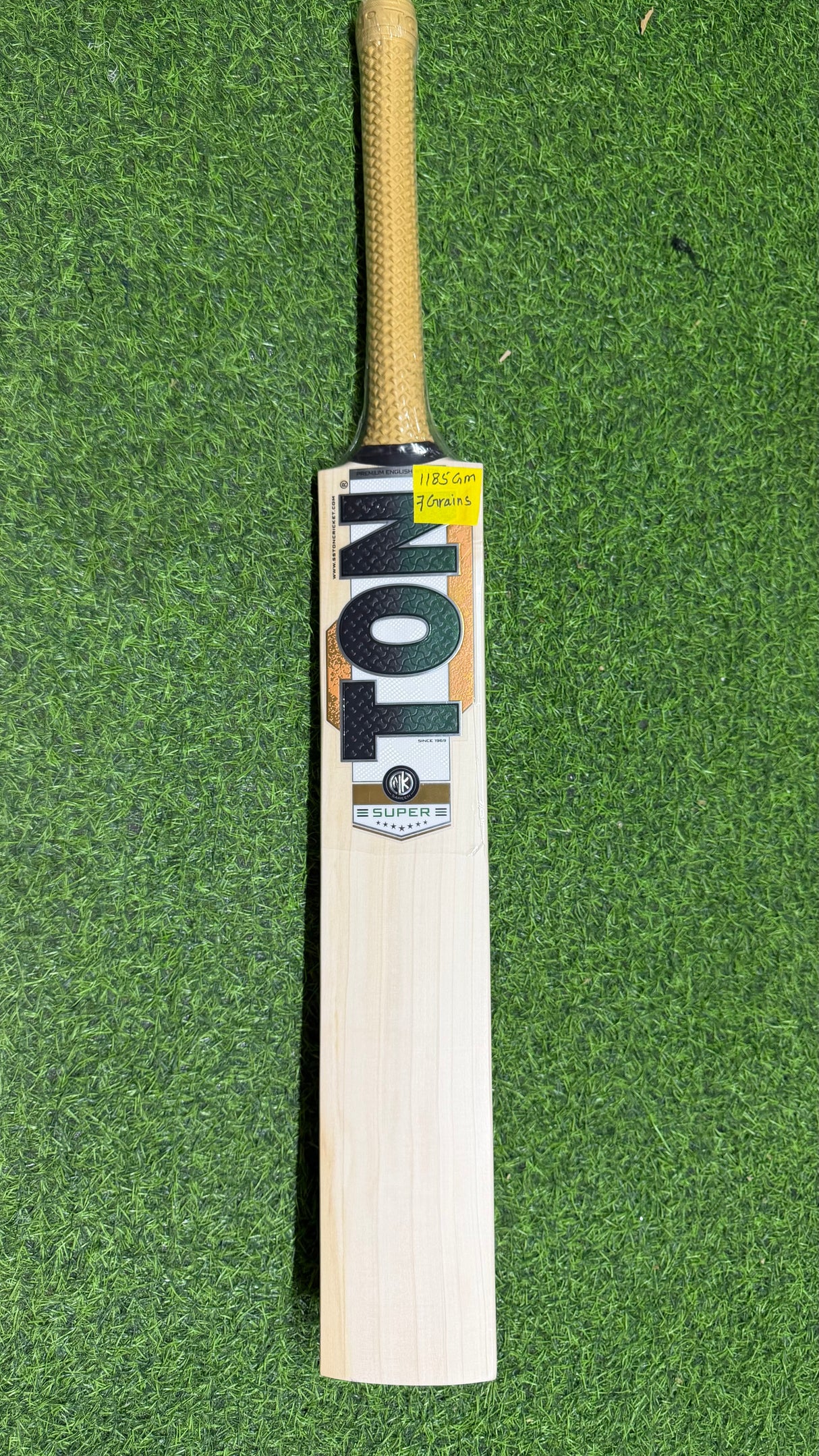 TON Super Edition | English willow Cricket Bat - 7 Grains - 1185g