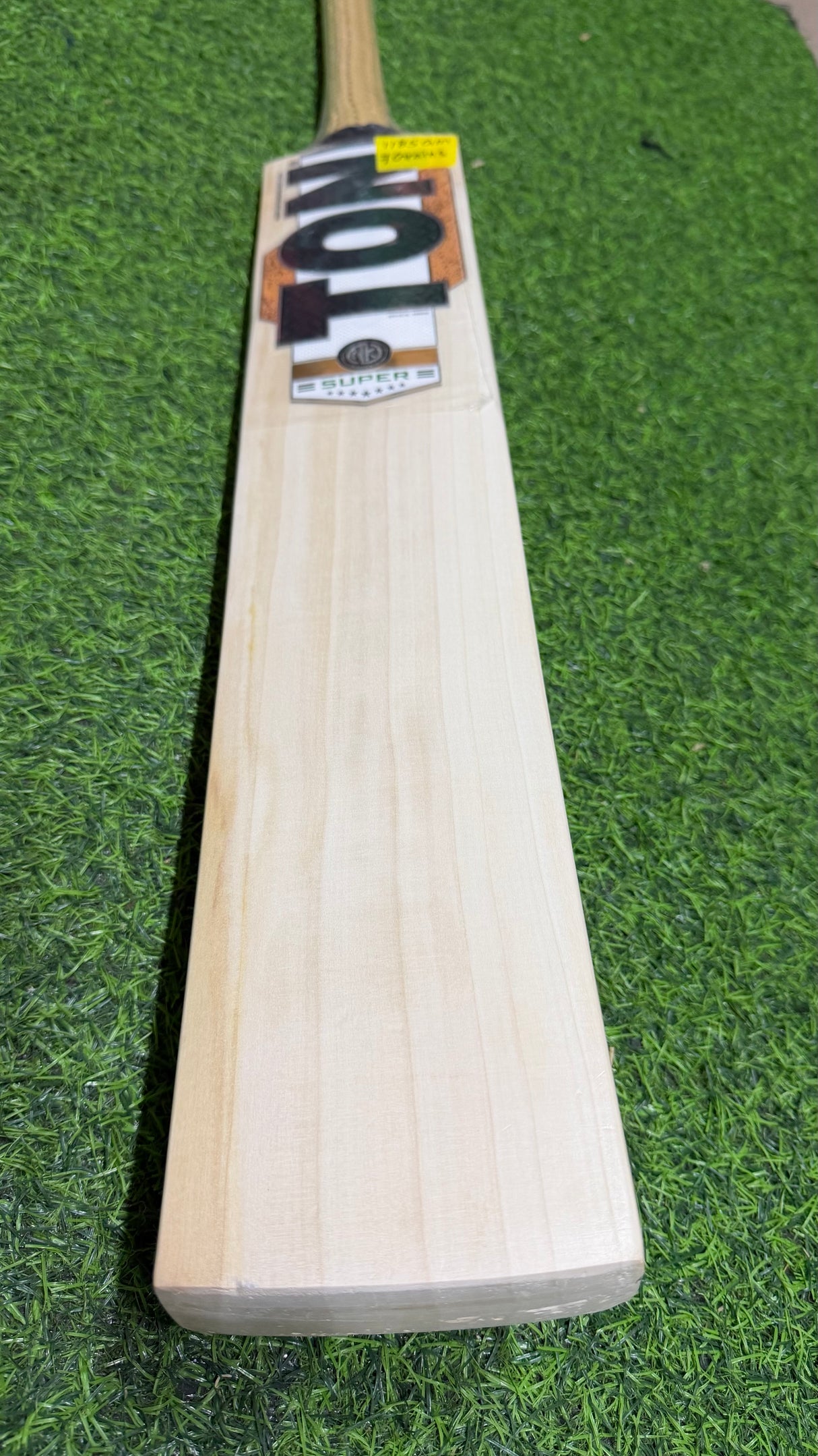 TON Super Edition | English willow Cricket Bat - 7 Grains - 1185g