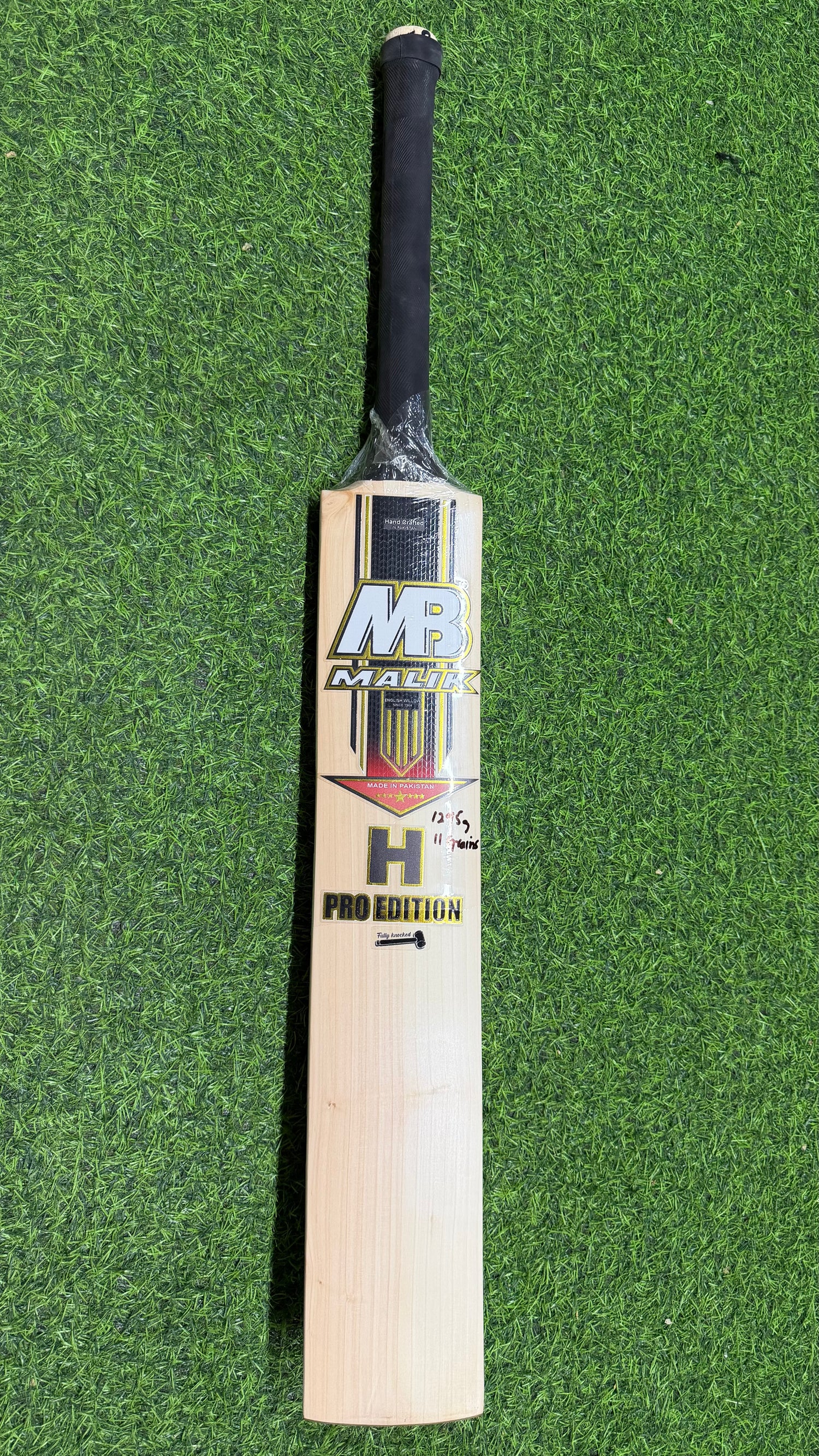 MB MALIK H PRO EDITION ENGLISH WILLOW CRICKET BAT-11 GRAINS-1295g