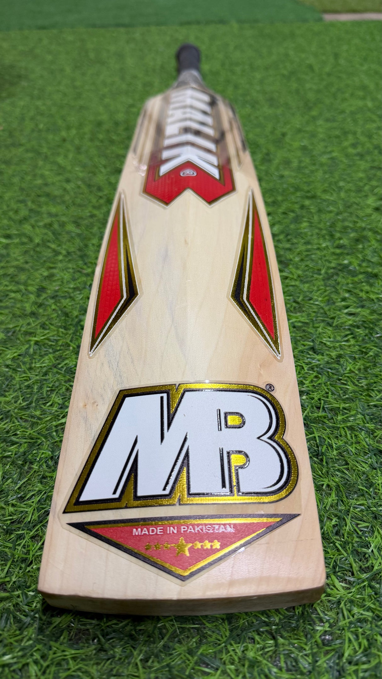MB MALIK H PRO EDITION ENGLISH WILLOW CRICKET BAT-11 GRAINS-1295g