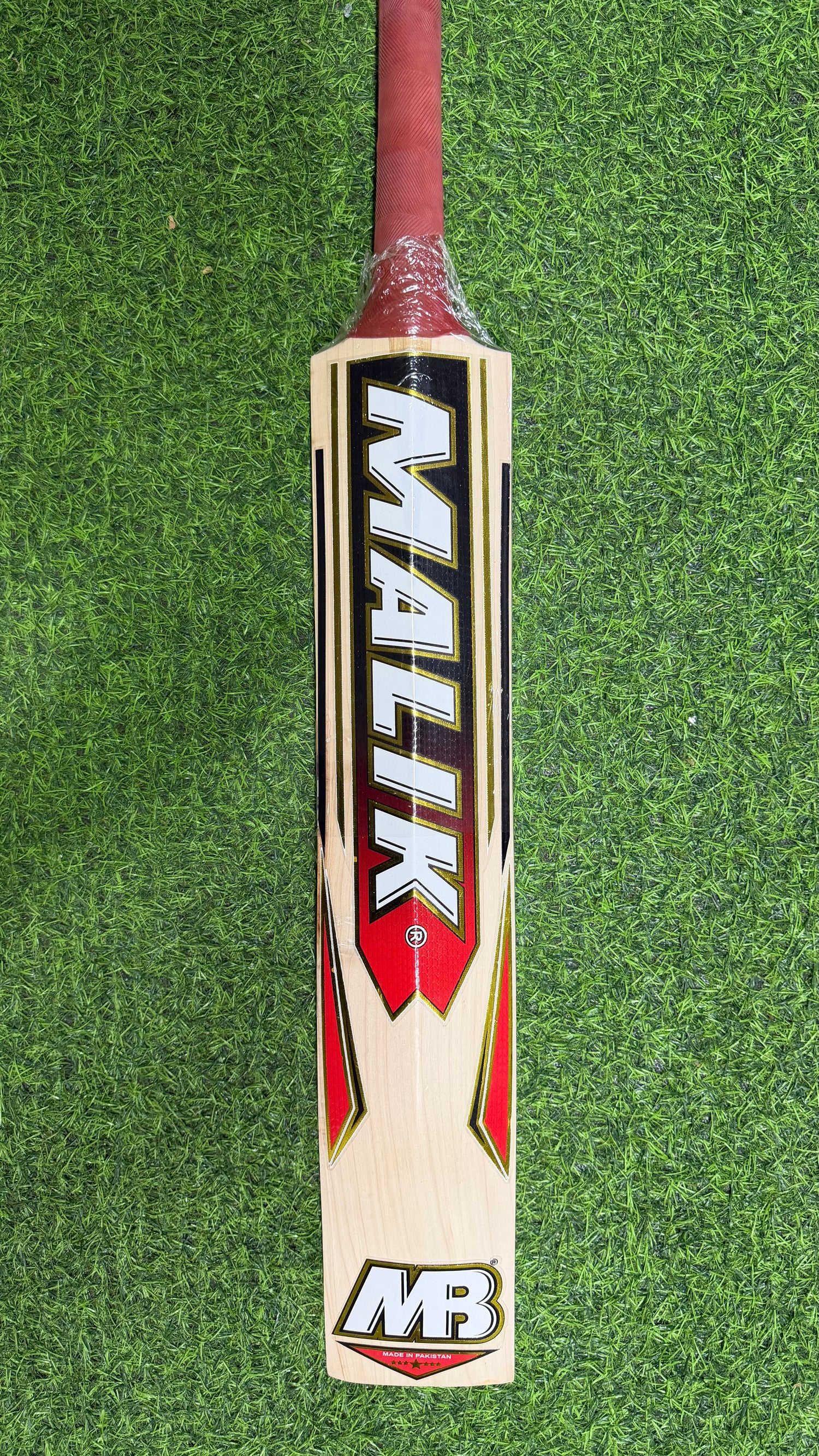 MB MALIK H PRO EDITION ENGLISH WILLOW CRICKET BAT-9 GRAINS-1275g