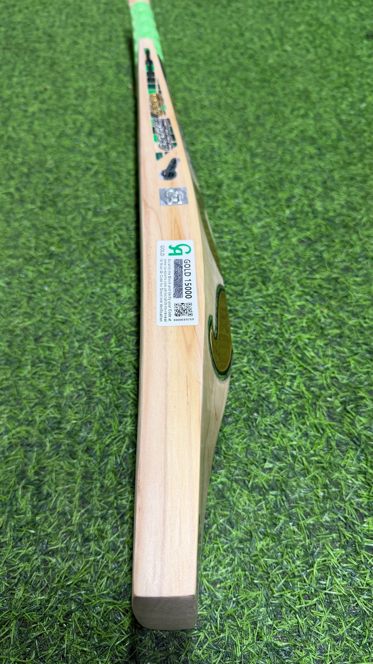 CA Gold 15000 Cricket Bat- English Willow-7 Grains-1254g