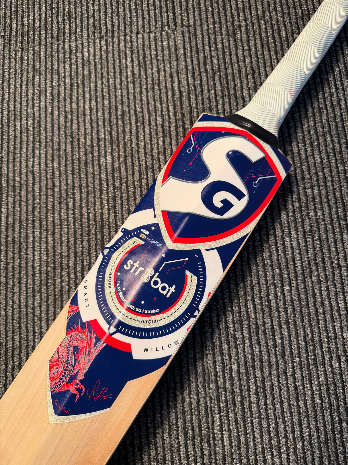 SG KLR 250 English willow Cricket Bat - 8 Grains 1190g