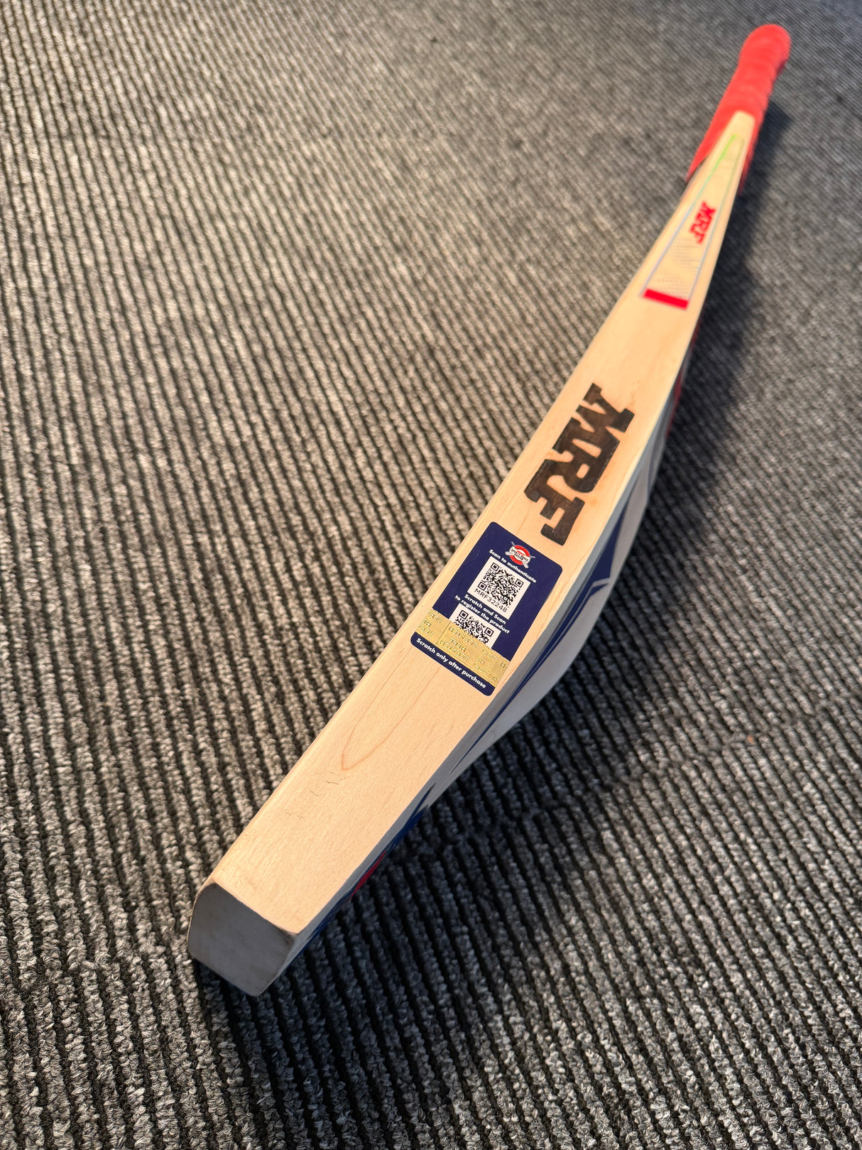 MRF Elegance Gill 77 Edition English Willow Cricket Bat -7 Grains 1204g 2.7 lb