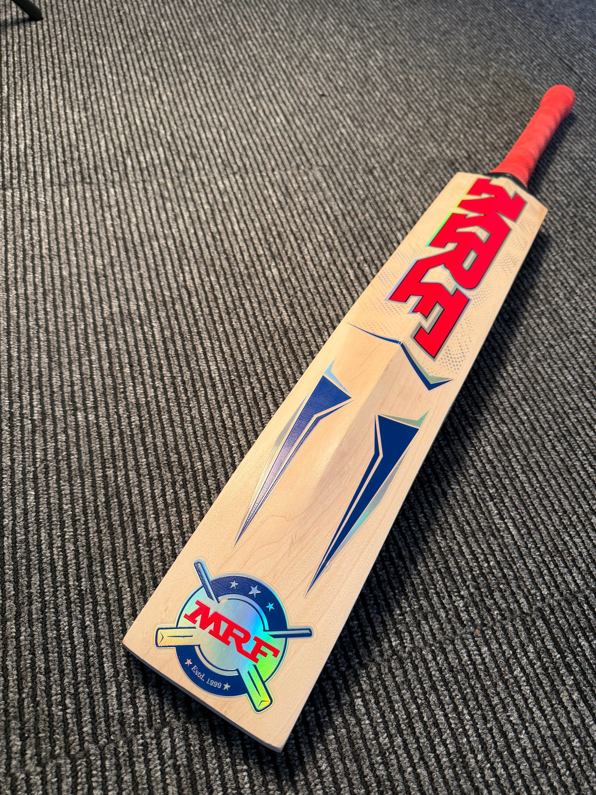 MRF Elegance Gill 77 Edition English Willow Cricket Bat -7 Grains 1204g 2.7 lb