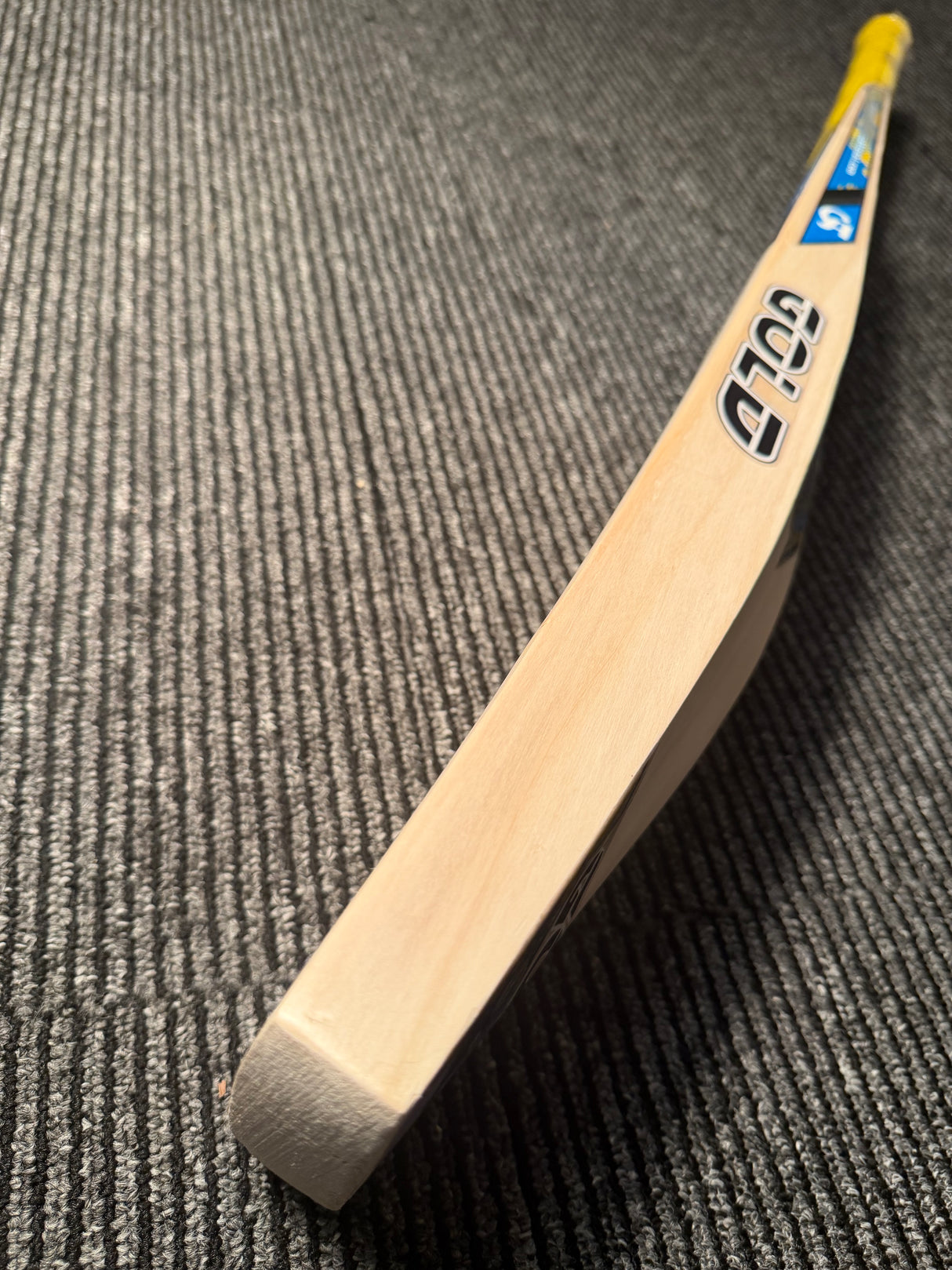 CA GOLD 1000 English Willow Cricket Bat - 7 Grains 1165g