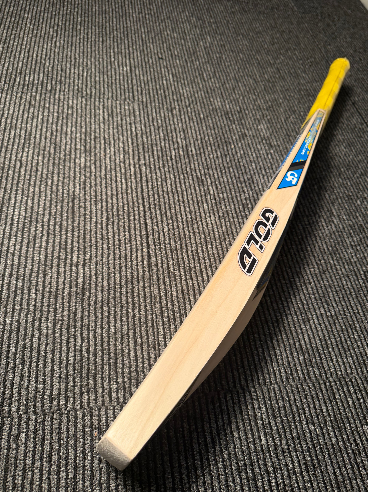 CA GOLD 1000 English Willow Cricket Bat - 7 Grains 1165g
