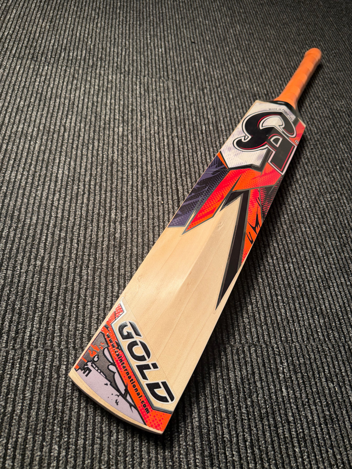 CA GOLD 2000 English Willow Cricket Bat - 5 Grains 1175g
