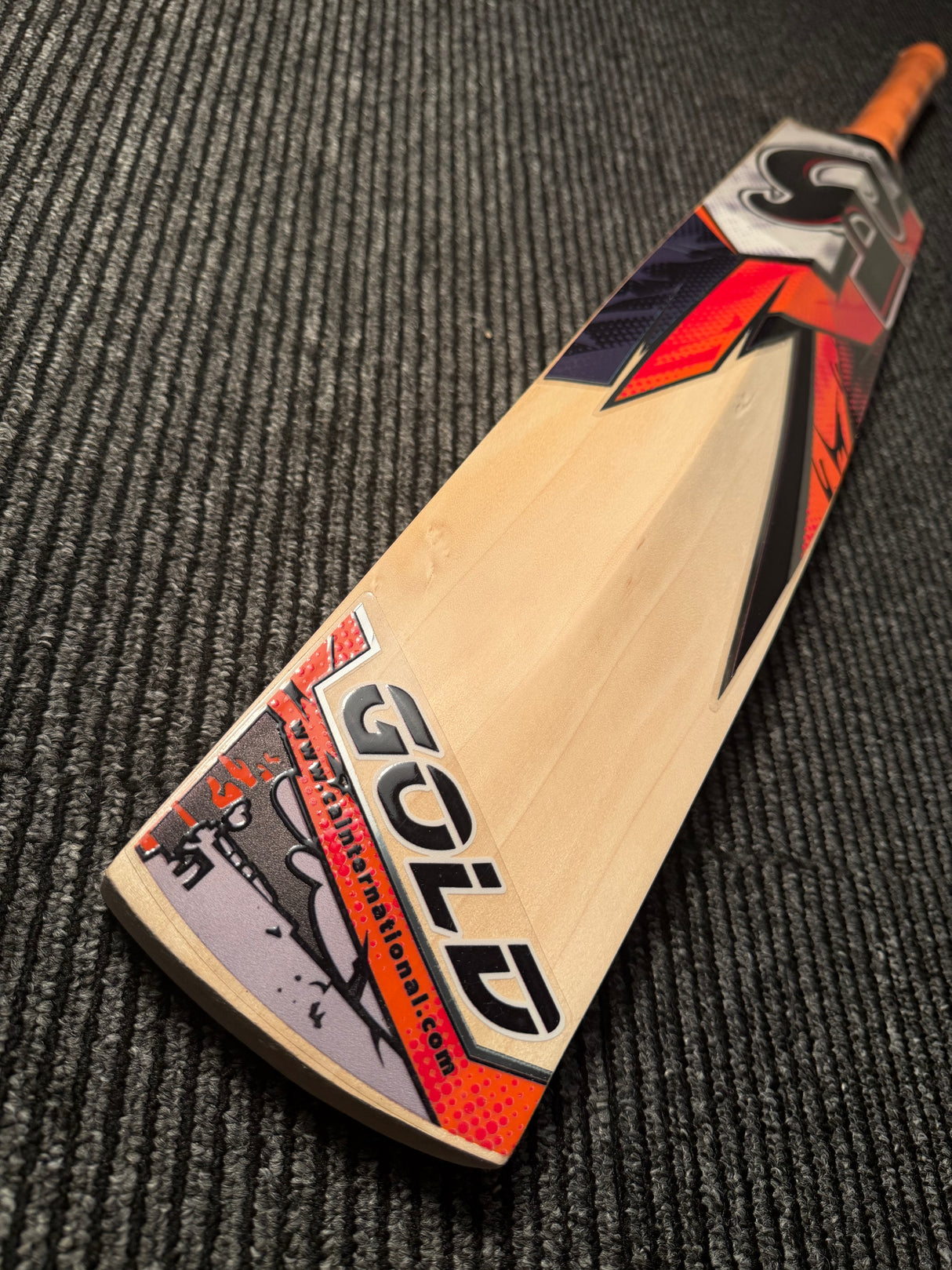CA GOLD 2000 English Willow Cricket Bat - 5 Grains 1175g