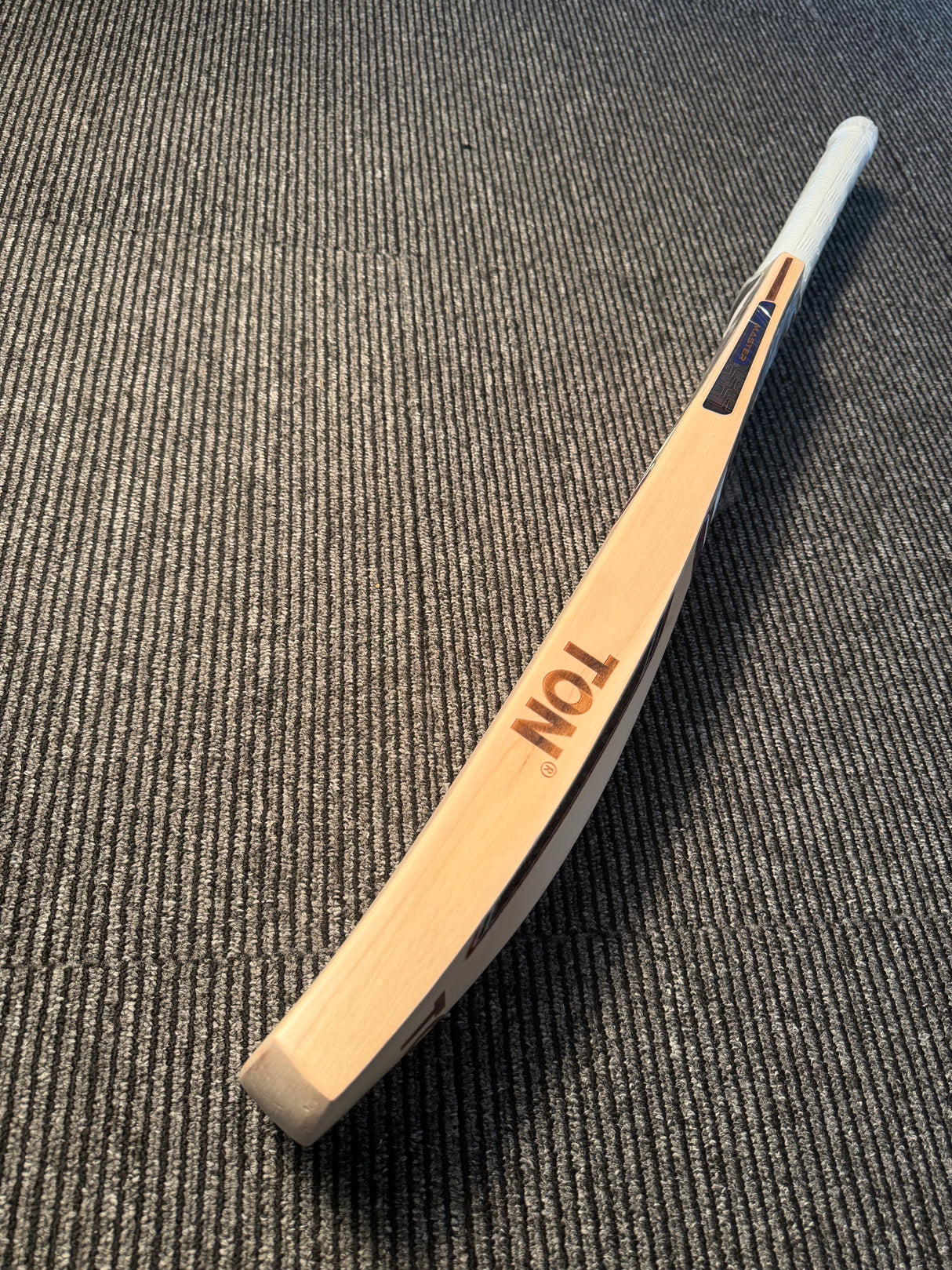 SS Master 5000 English willow Cricket Bat -1212g 5 Grains