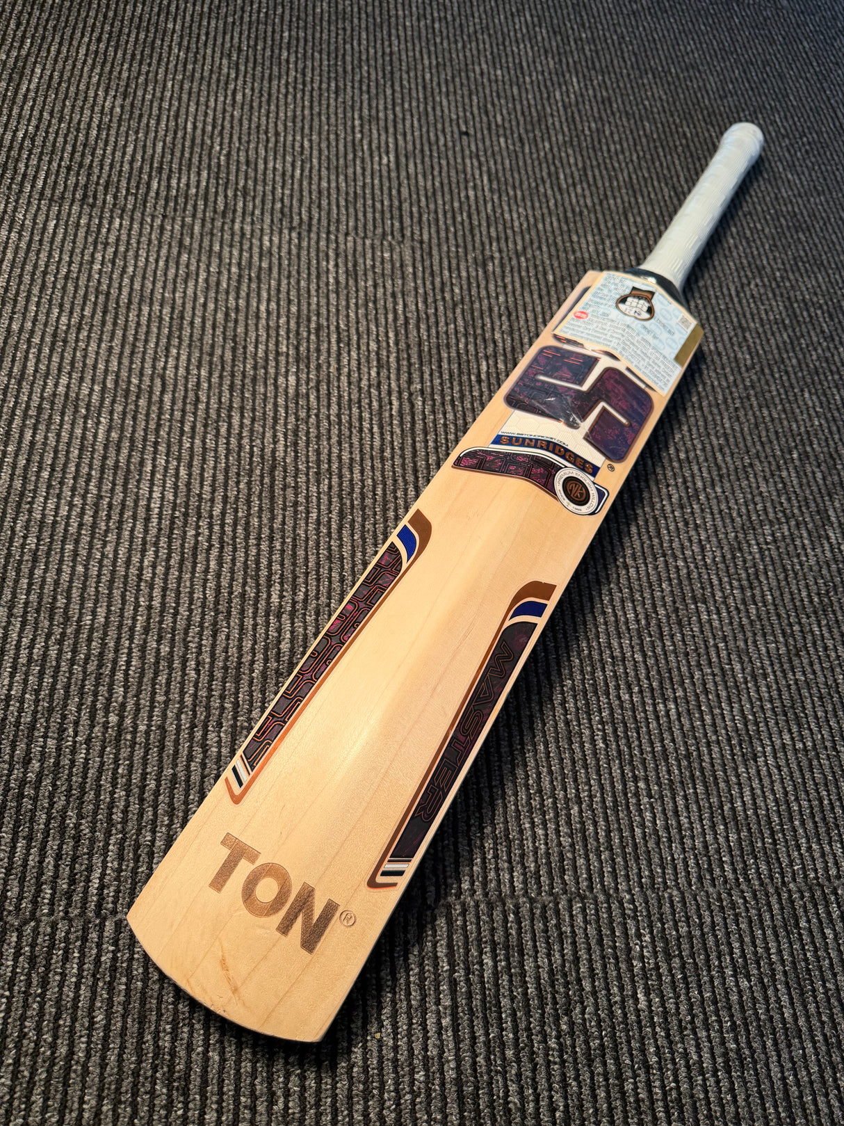 SS Master 5000 English willow Cricket Bat -1212g 5 Grains