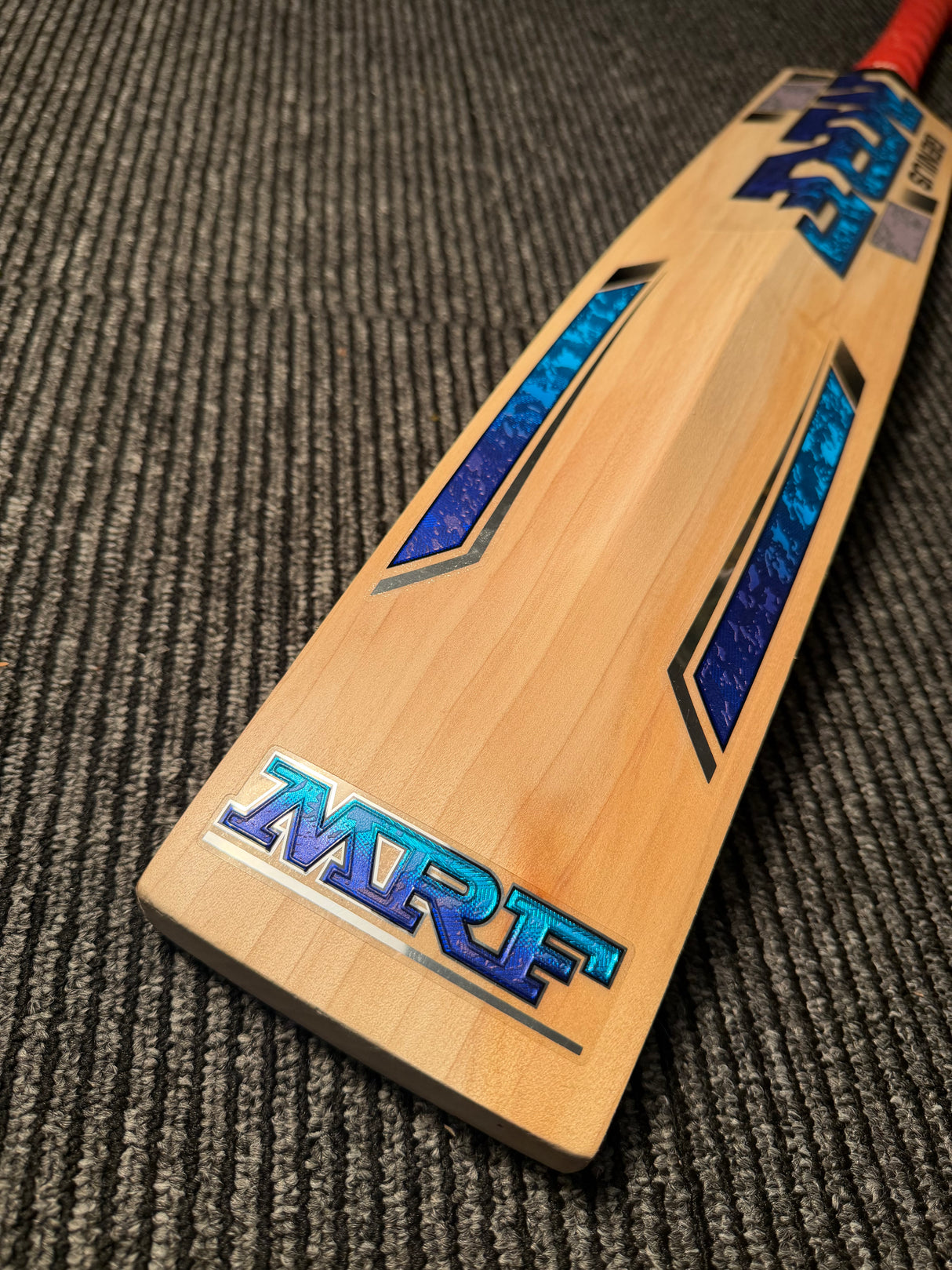 MRF VK18 Genius Muscle Edition English Willow Cricket Bat - 8 Grains / 1175g