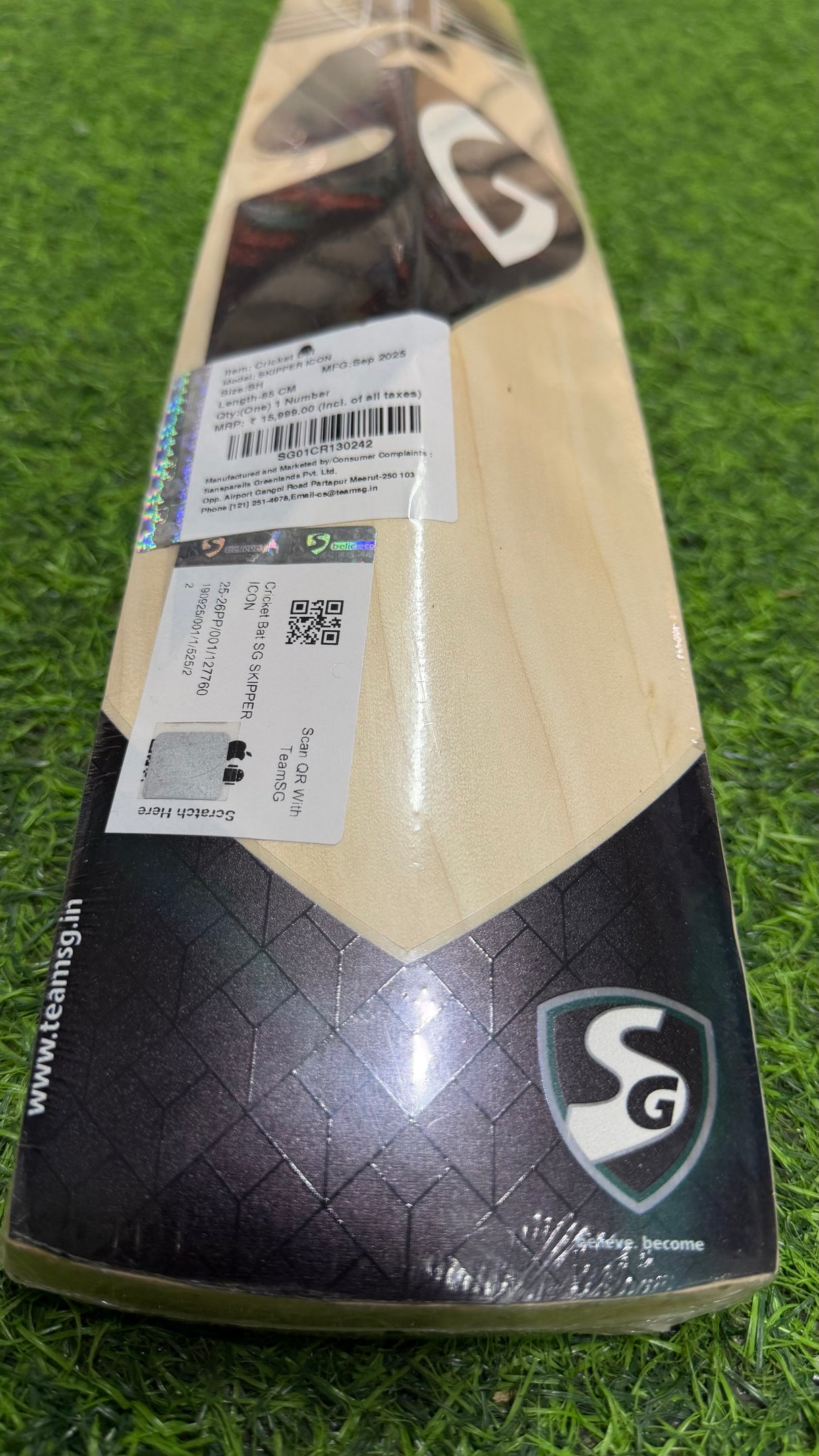 SG Skipper Icon | English willow Cricket Bat -1150g- 5 Grains