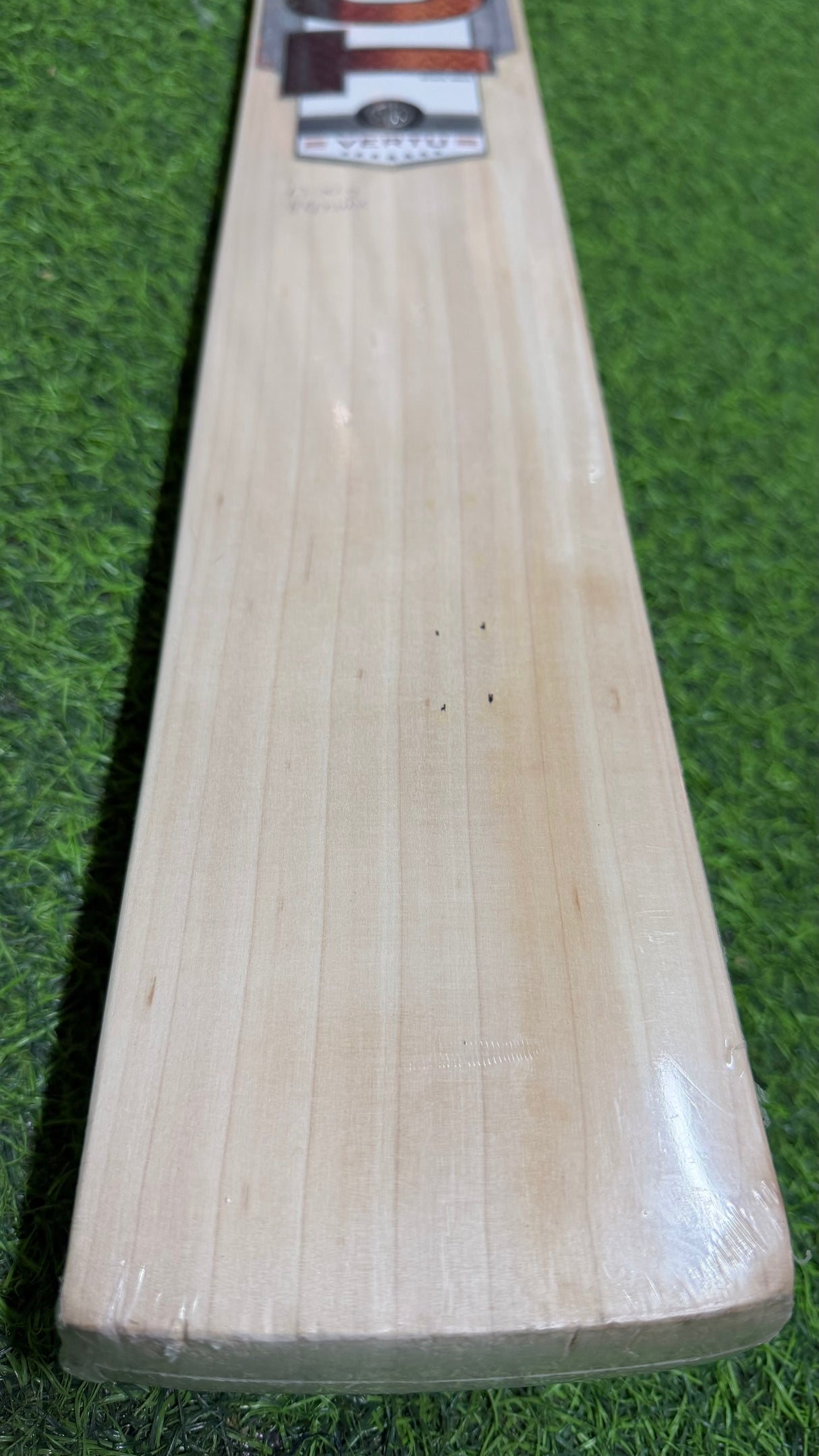 TON VERTU | English willow Cricket Bat - 8 Grains - 1200g