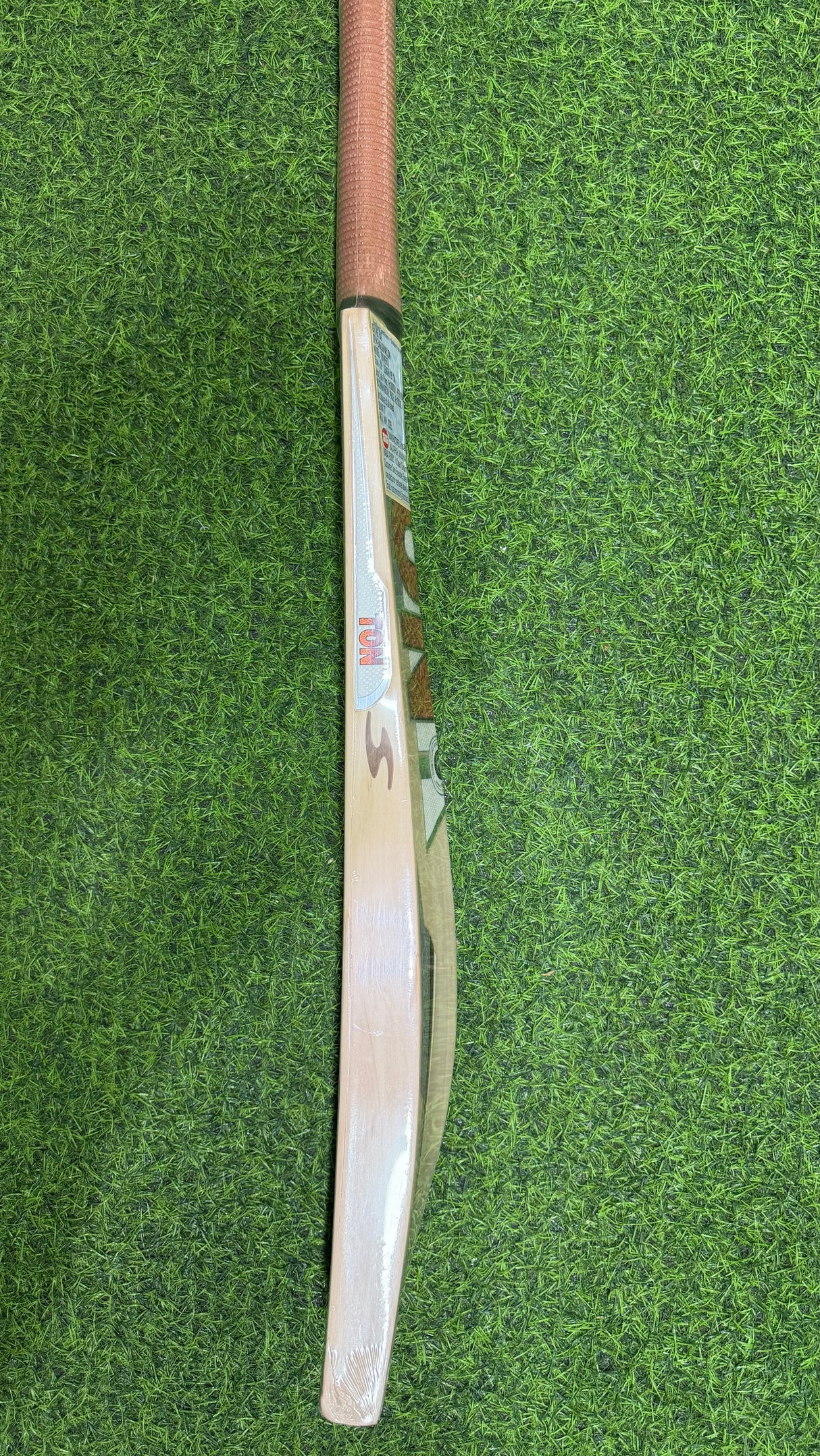 TON VERTU | English willow Cricket Bat - 8 Grains - 1200g