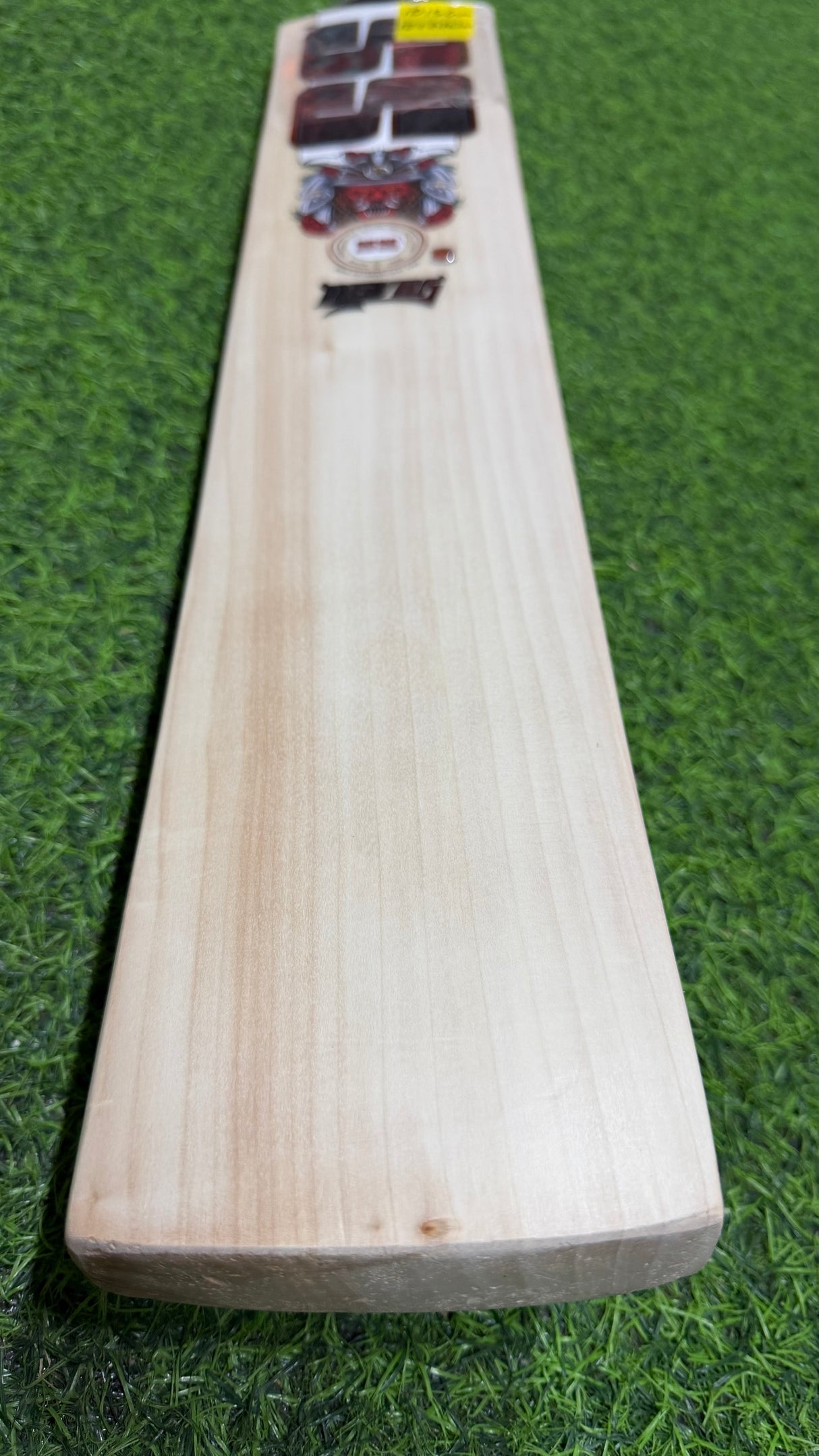 SS DEVILS Premium English willow Cricket Bat - 12+ Grains - 1215G