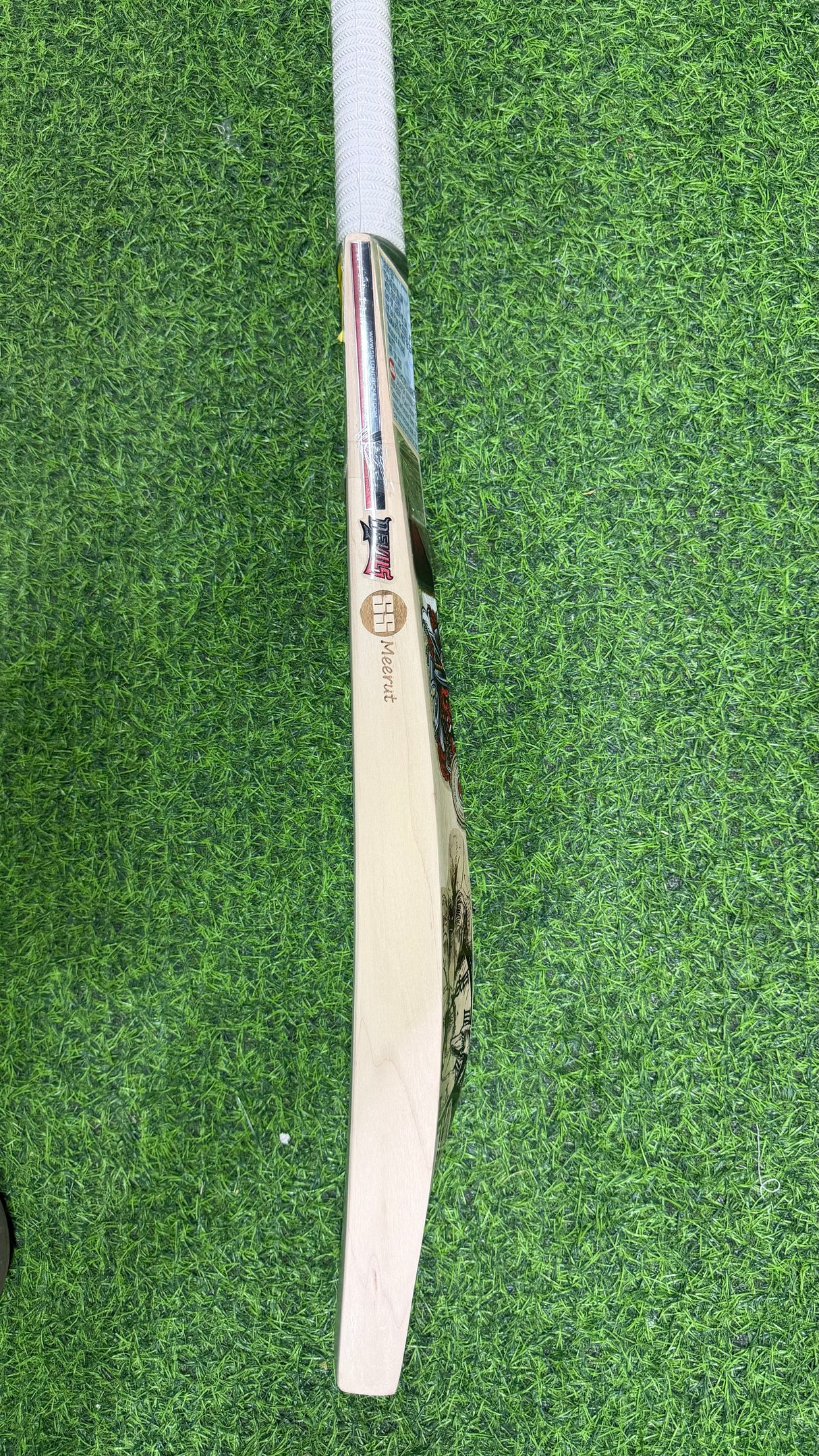 SS DEVILS Premium English willow Cricket Bat - 12+ Grains - 1215G