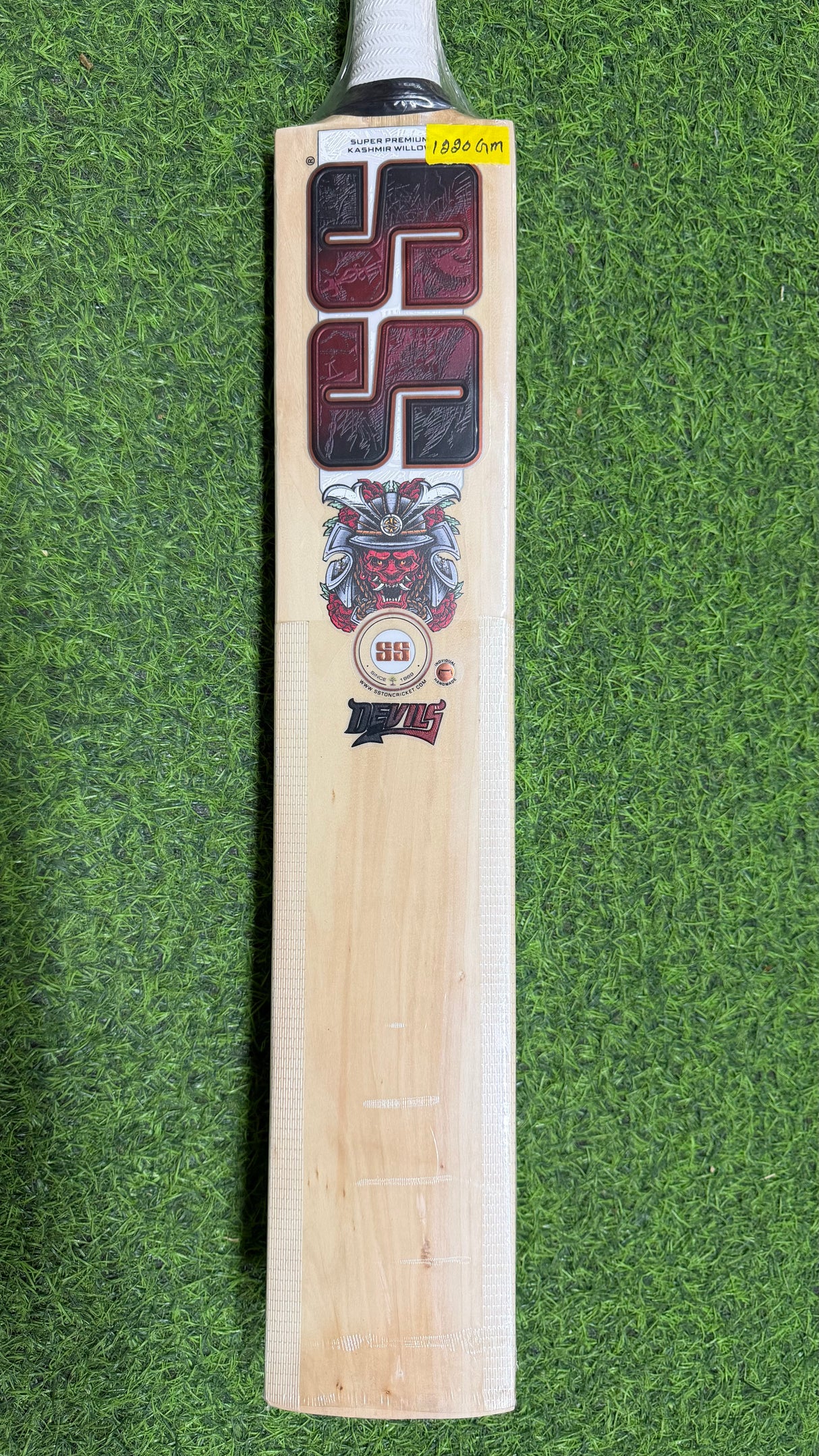 SS Devils Kashmir willow Cricket Bat | 1220 Grams ( 2.7 lb )