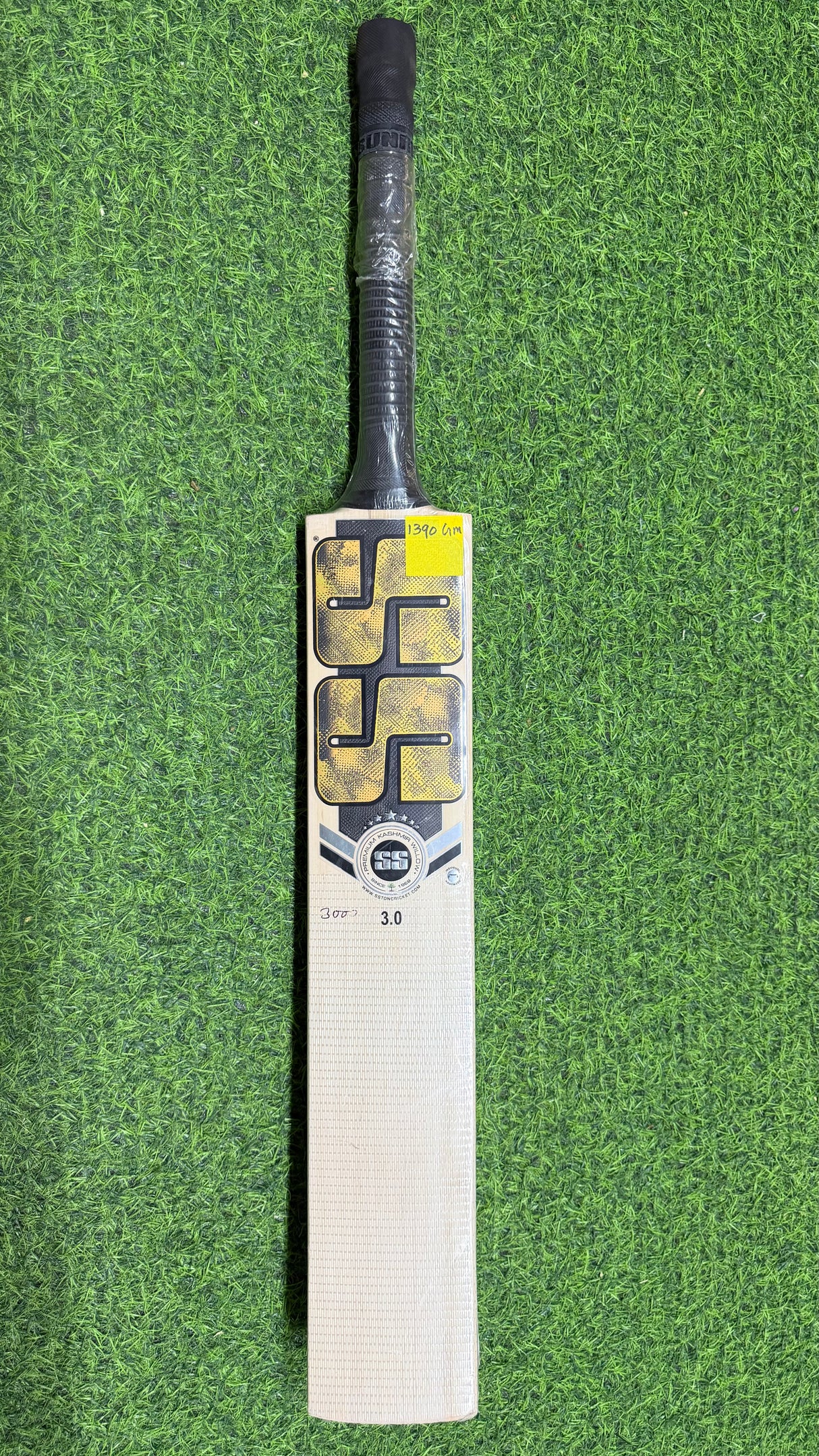 SS Sunridges 3.0 Kashmir willow Cricket Bat | 1390 Grams ( 3.0 lb )