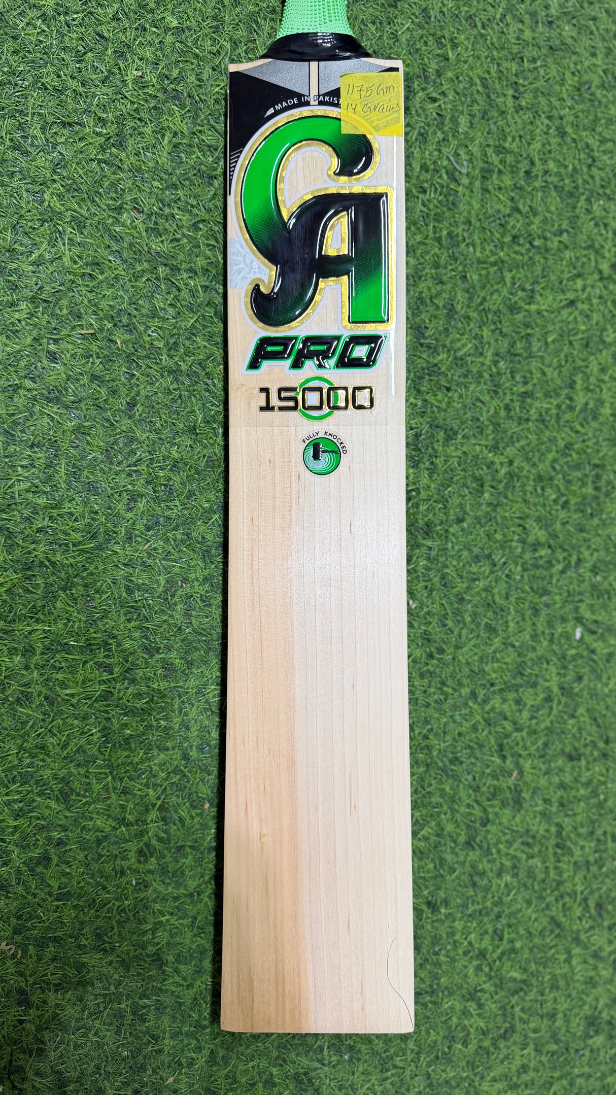 CA PRO 15000 Cricket Bat- English Willow - 14 Grains / 2.7 lb
