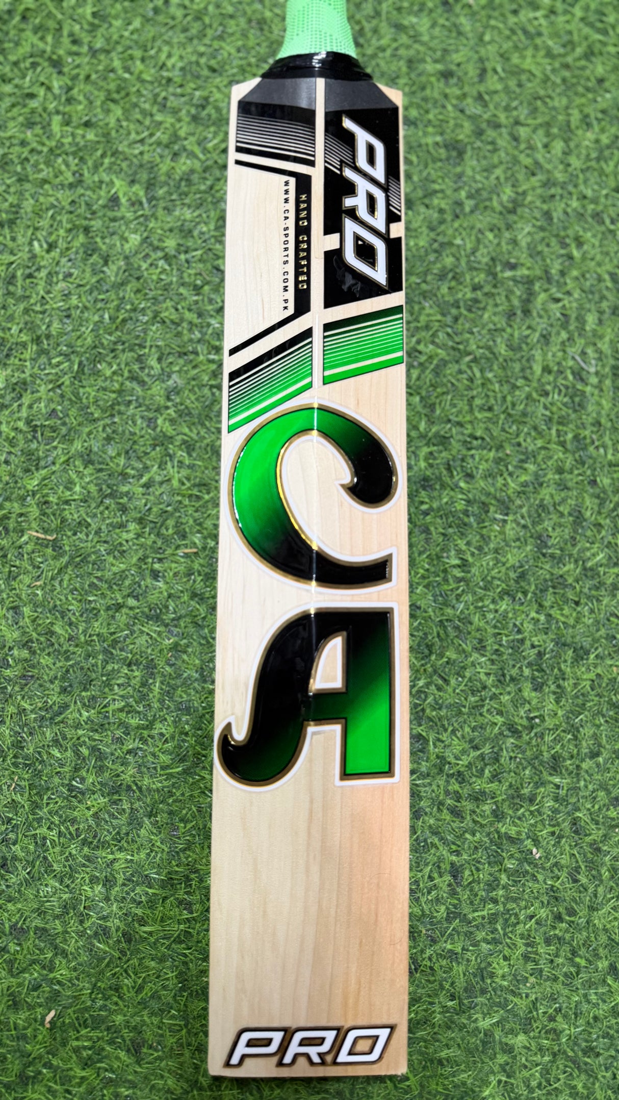 CA PRO 15000 Cricket Bat- English Willow - 14 Grains / 2.7 lb
